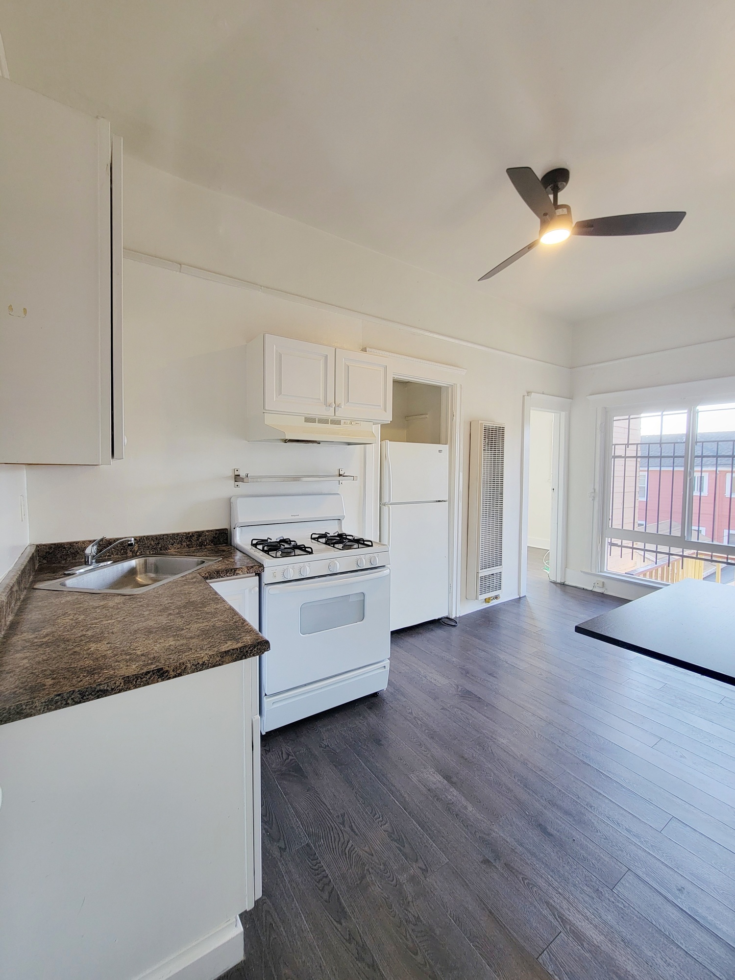 1304 W 17th Street thumbnail 31