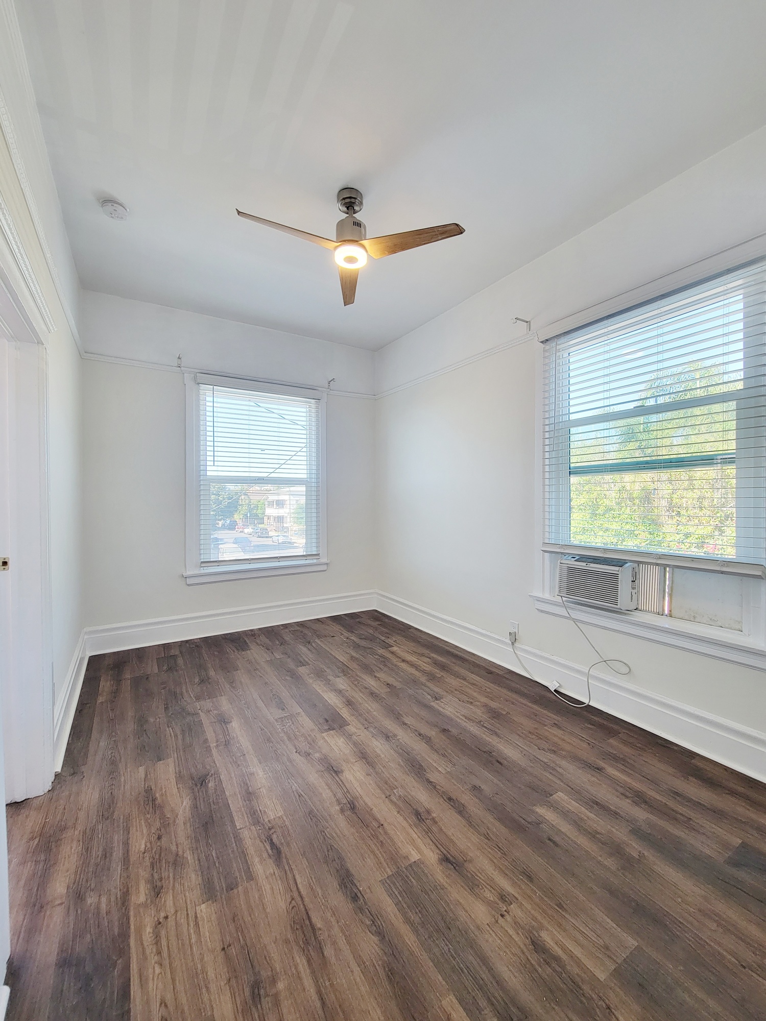 1304 W 17th Street thumbnail 41