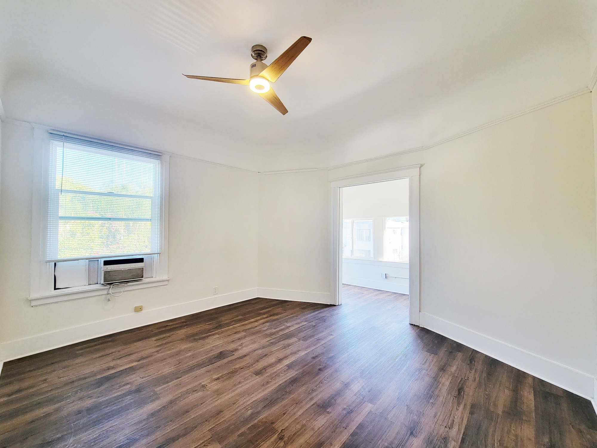 1304 W 17th Street thumbnail 46