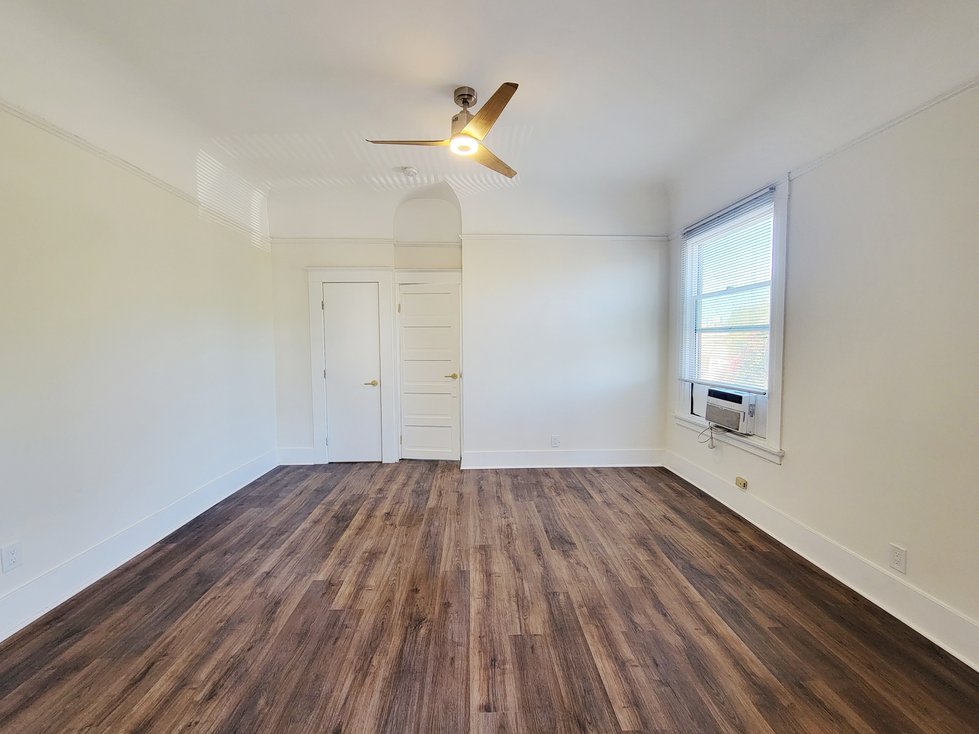 1304 W 17th Street thumbnail 48