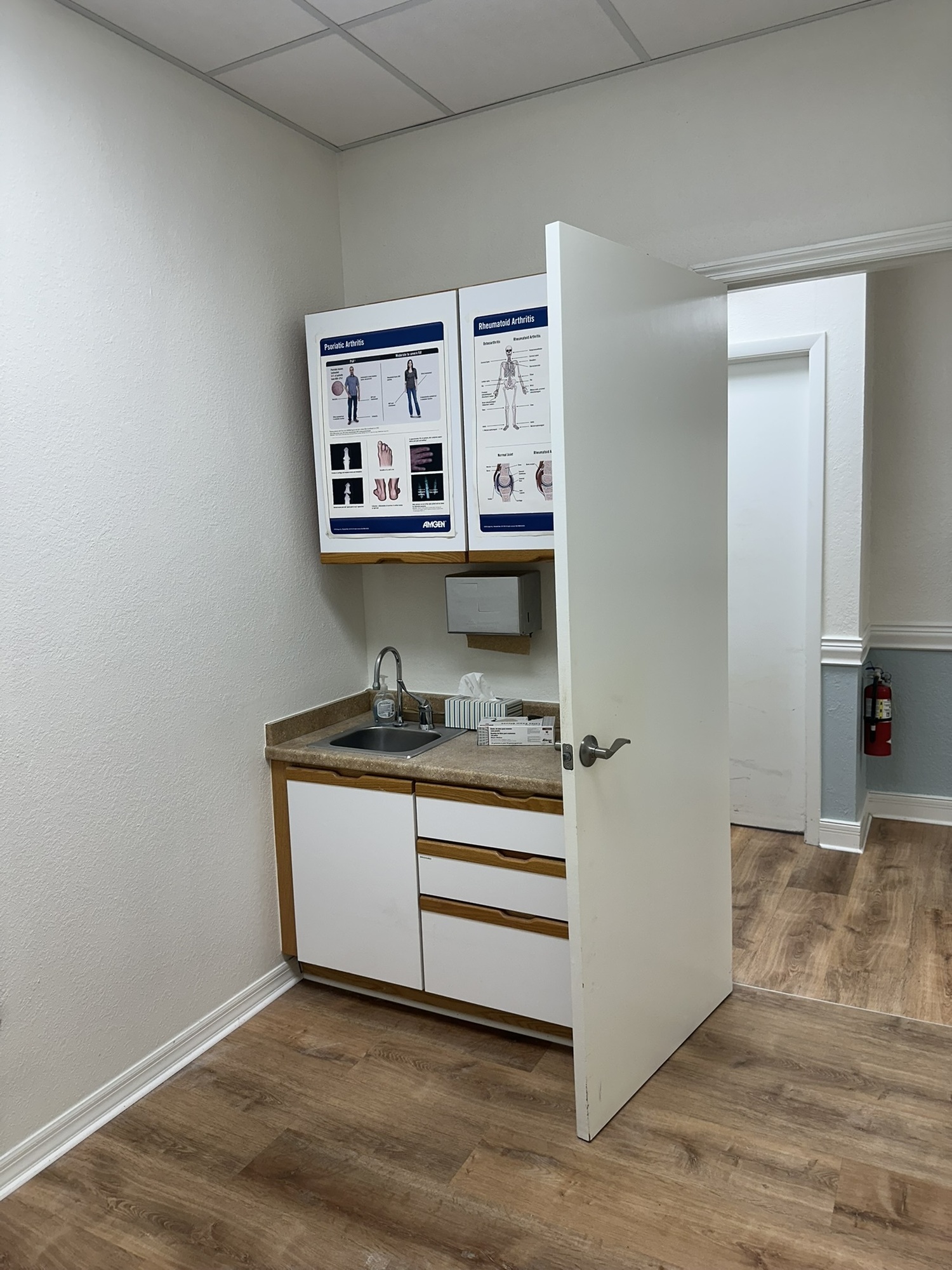 2841 Tamiami Trl - photo 27 of 74