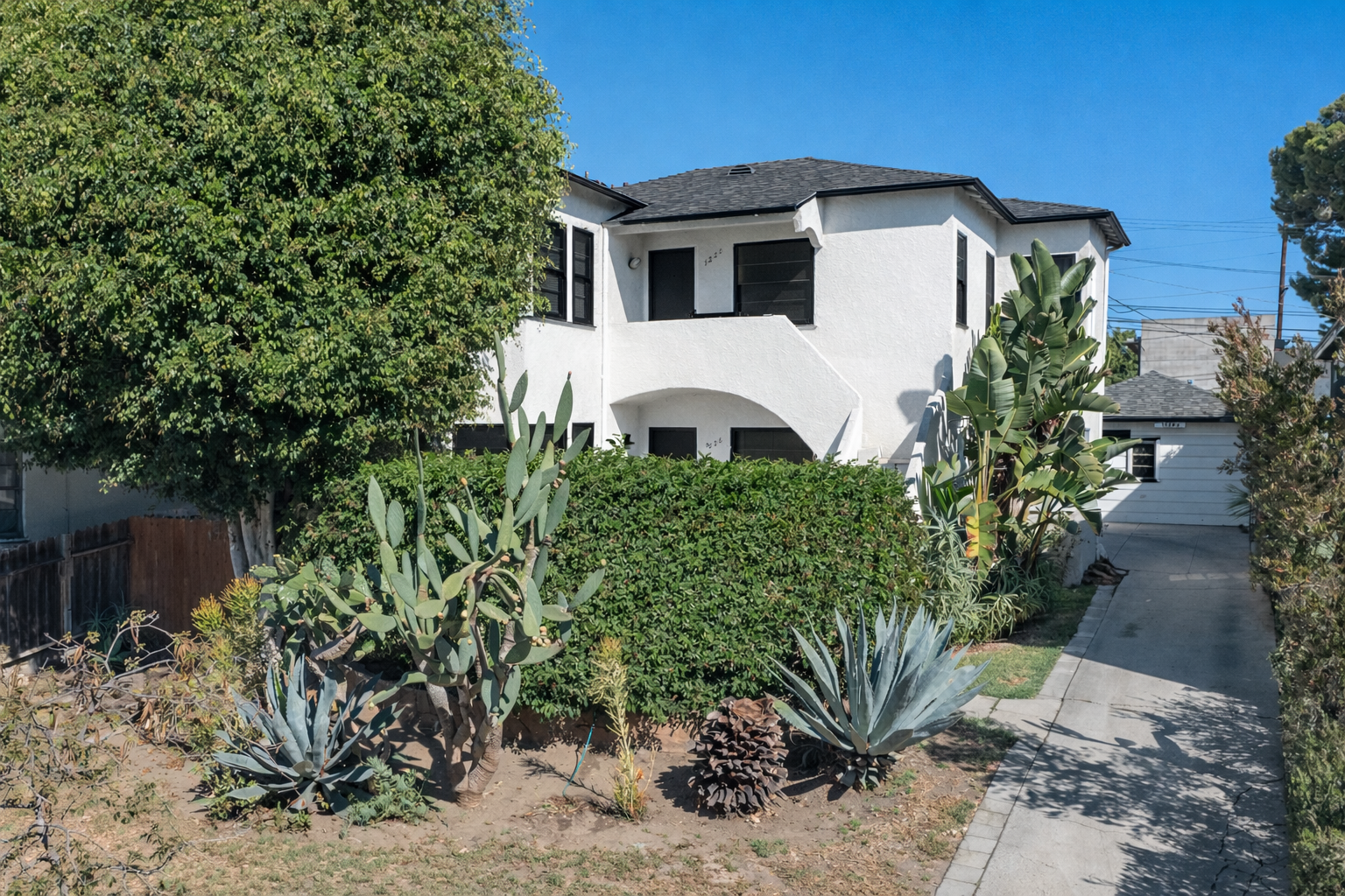 1228 S Dunsmuir Ave thumbnail 2