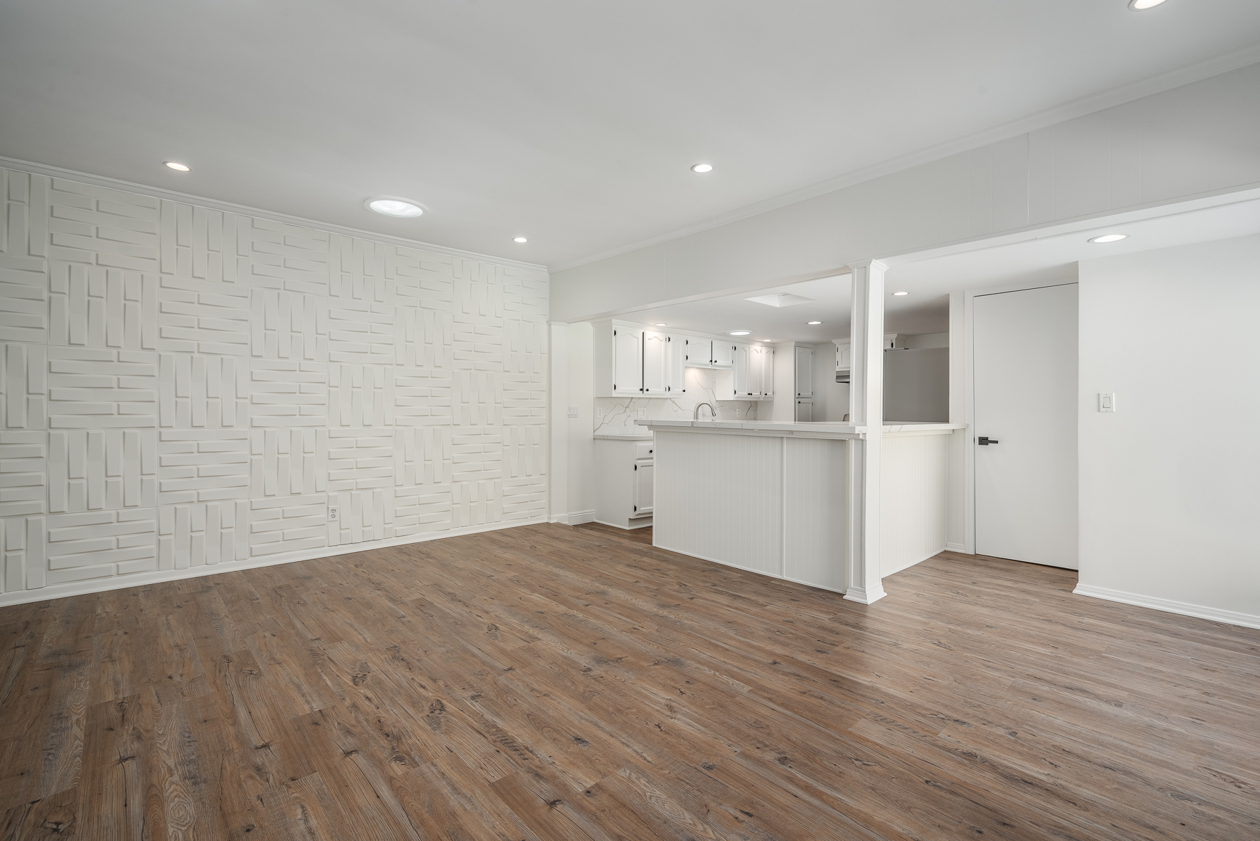 1228 S Dunsmuir Ave thumbnail 5