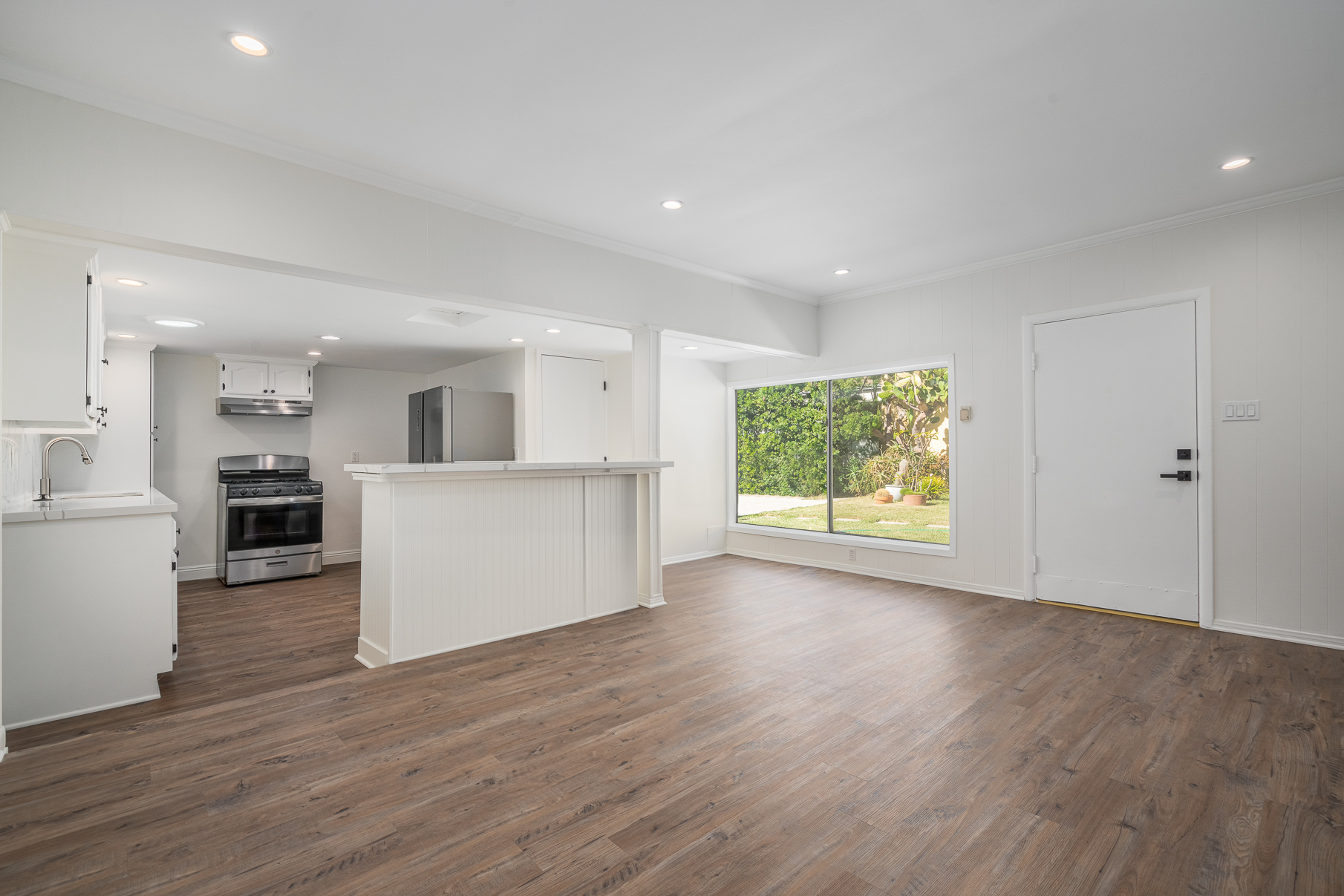 1228 S Dunsmuir Ave thumbnail 6