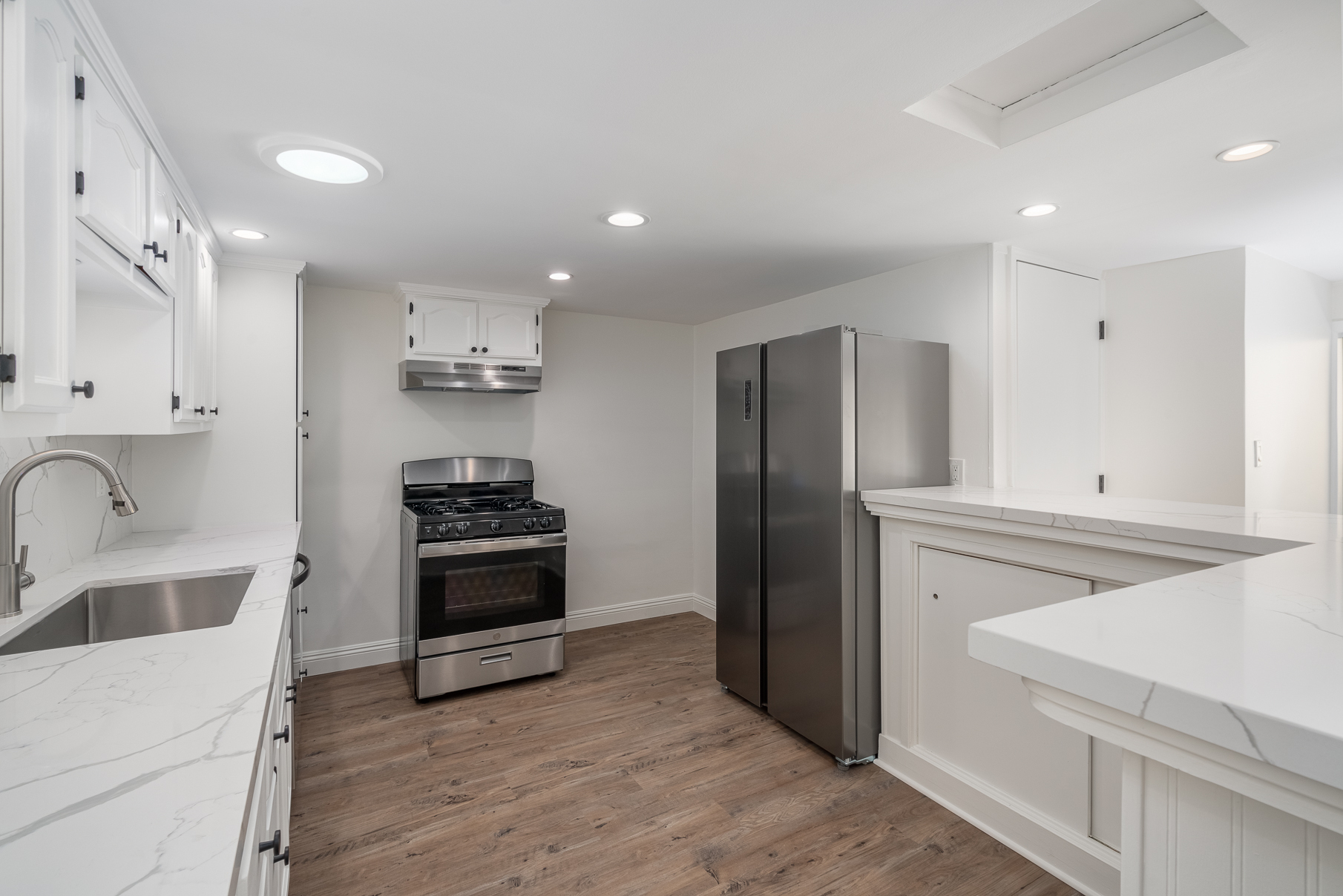 1228 S Dunsmuir Ave thumbnail 7