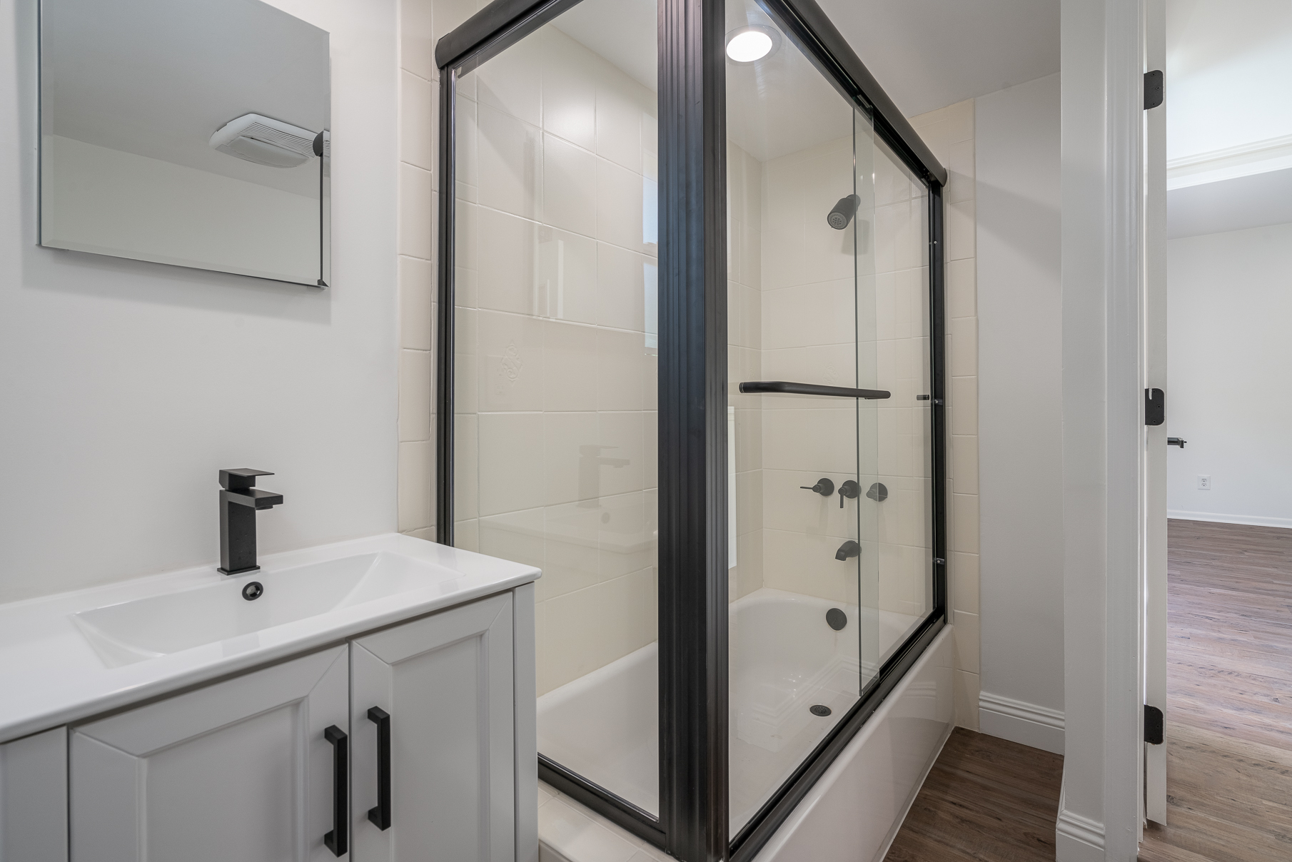 1228 S Dunsmuir Ave thumbnail 9