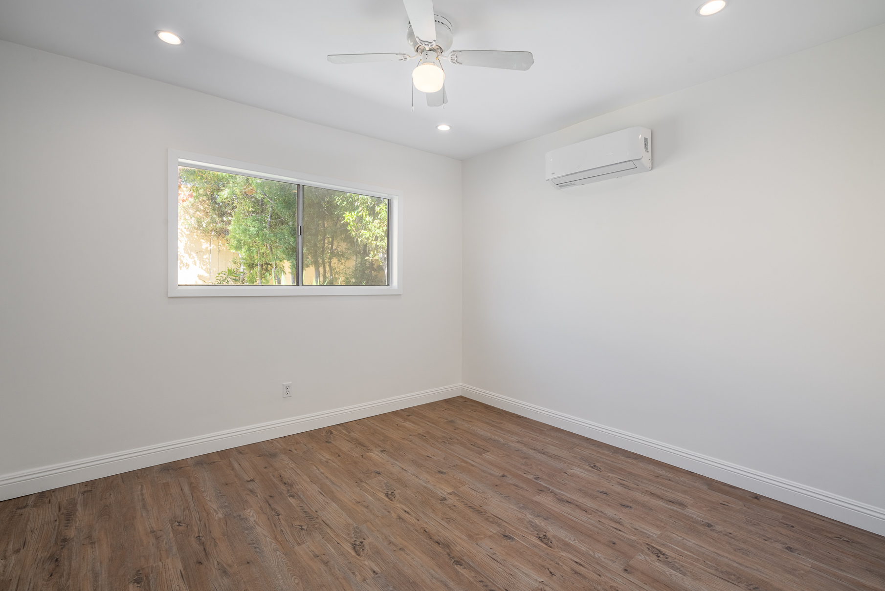 1228 S Dunsmuir Ave thumbnail 11