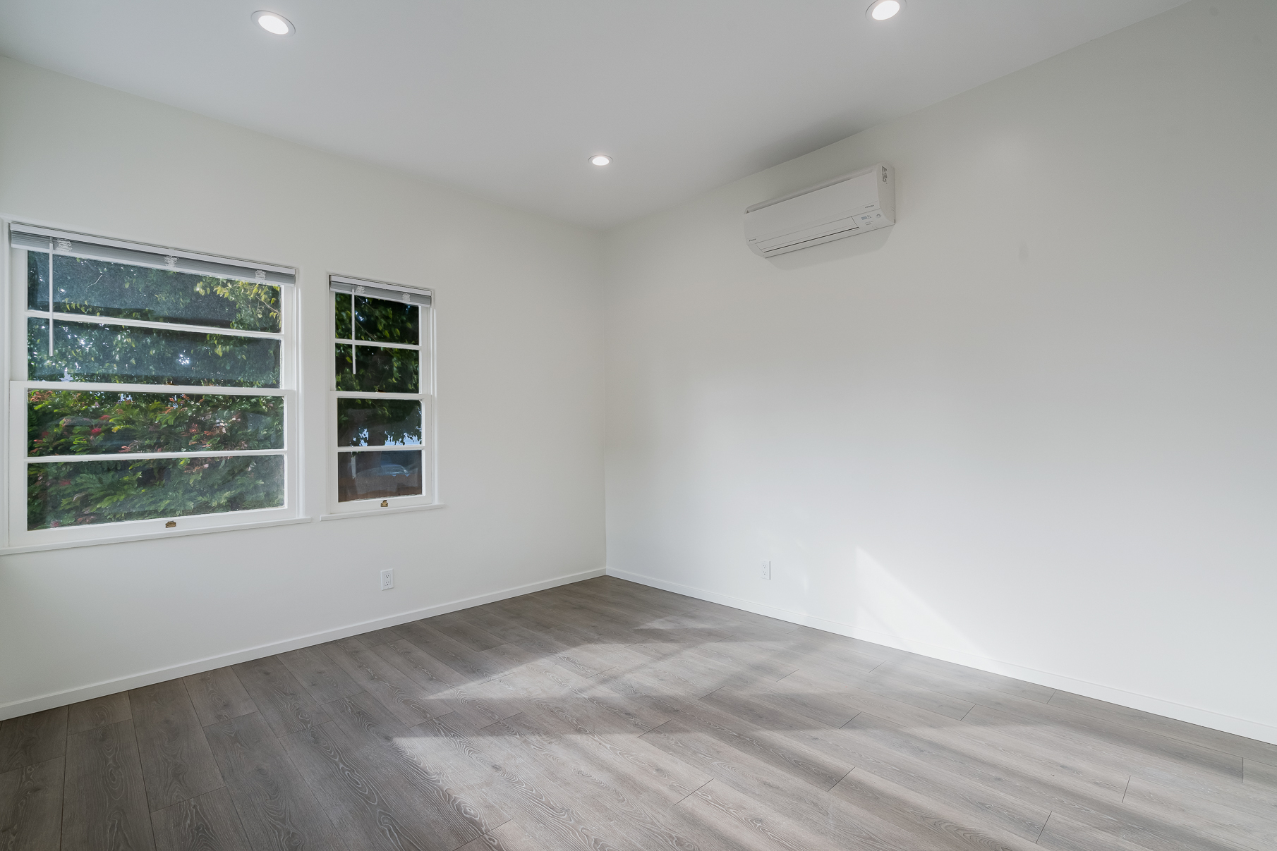 1228 S Dunsmuir Ave thumbnail 14