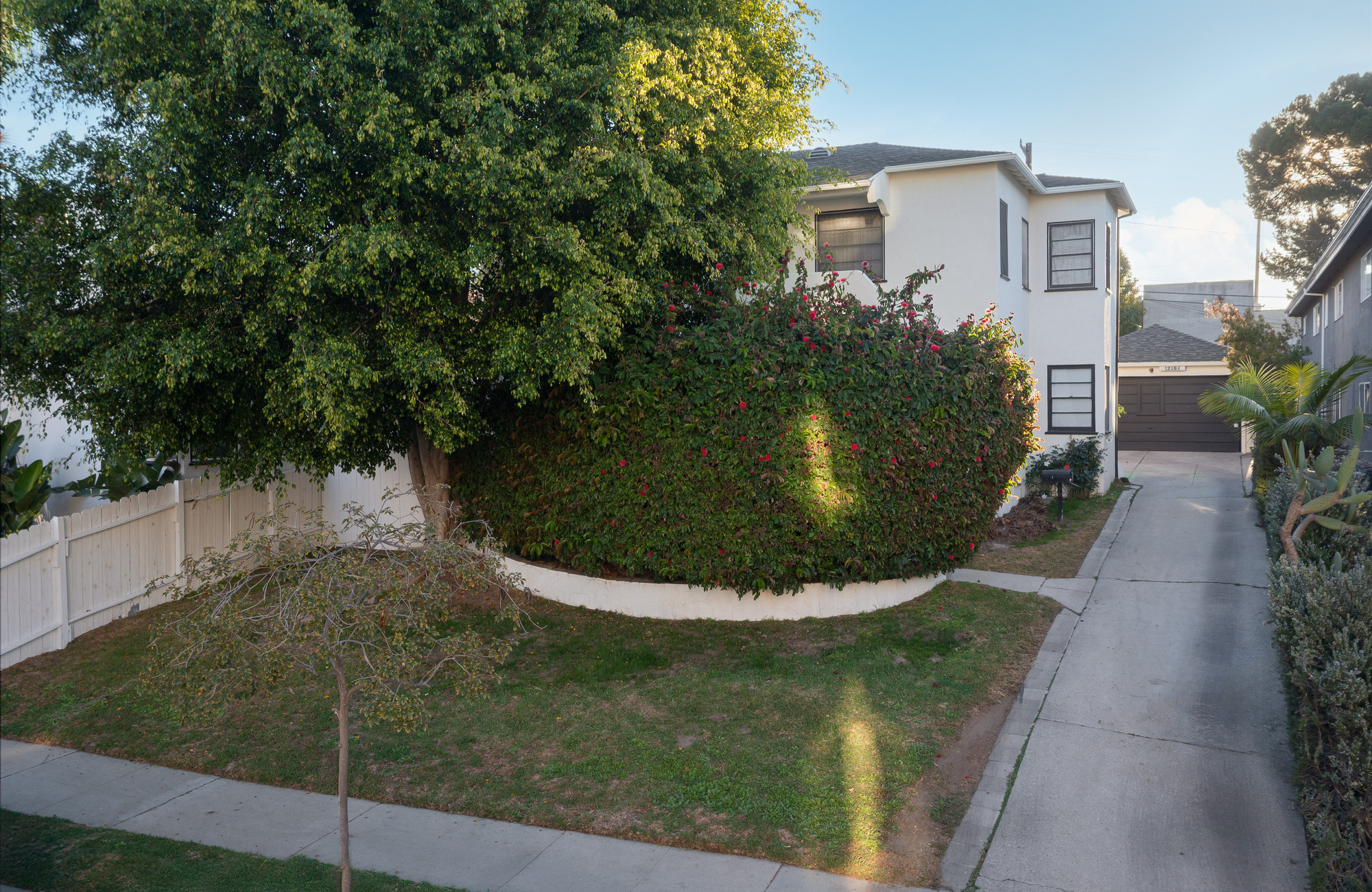 1228 S Dunsmuir Ave thumbnail 18