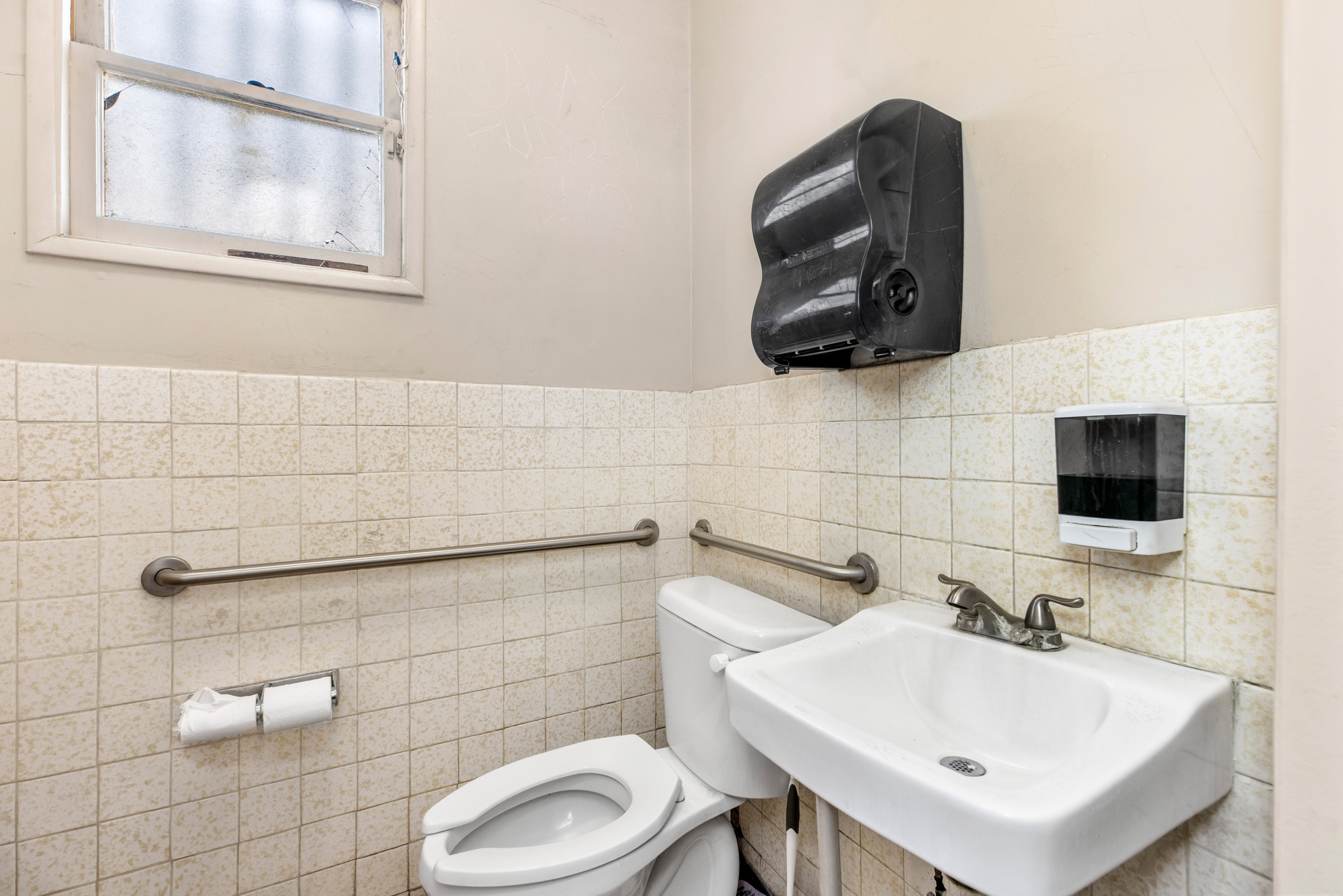 5544 W 119th St thumbnail 34