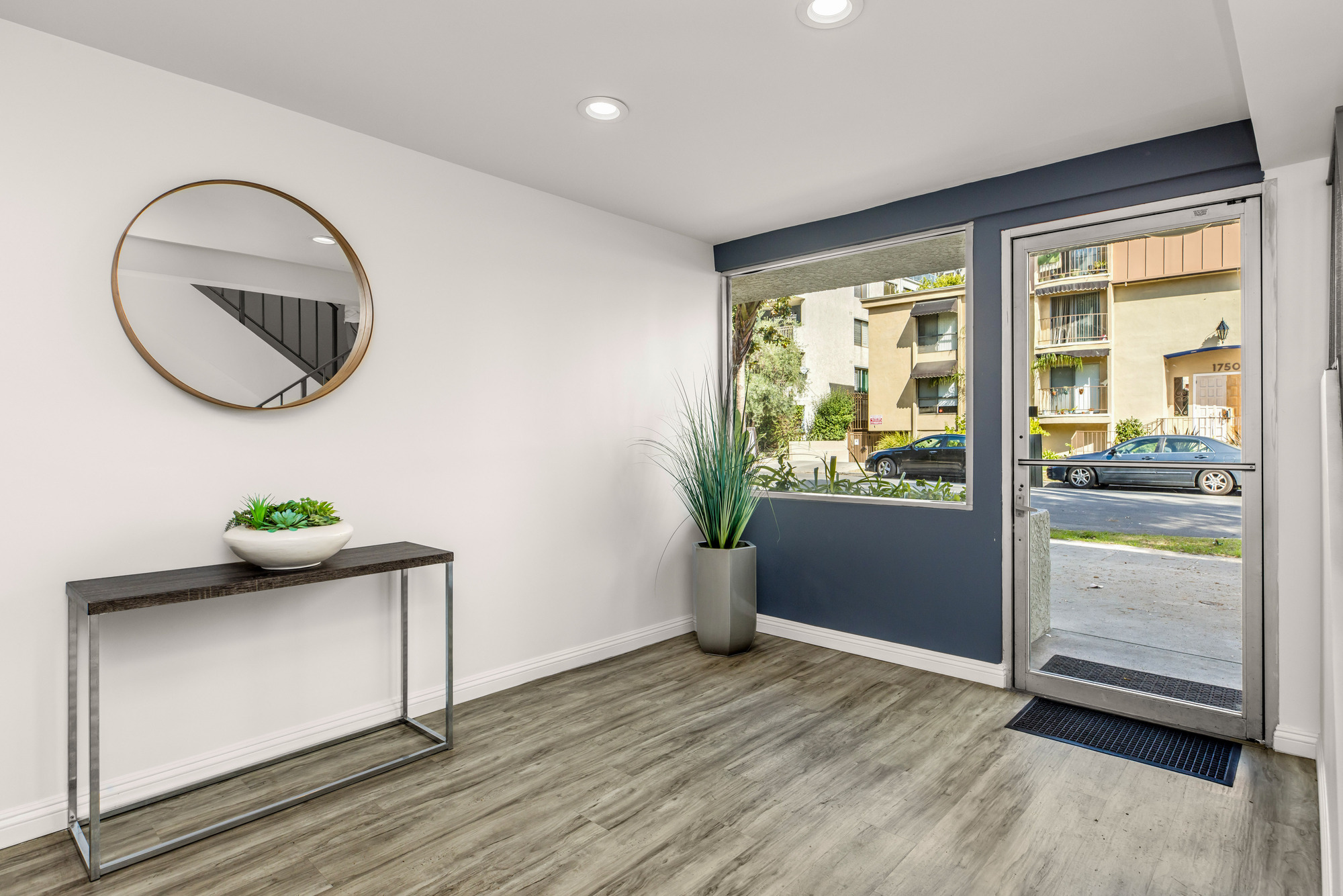 1749 S Bentley Ave thumbnail 7