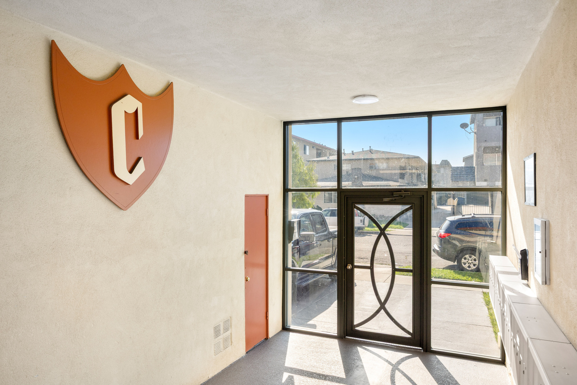 The Crest Apartments thumbnail 14