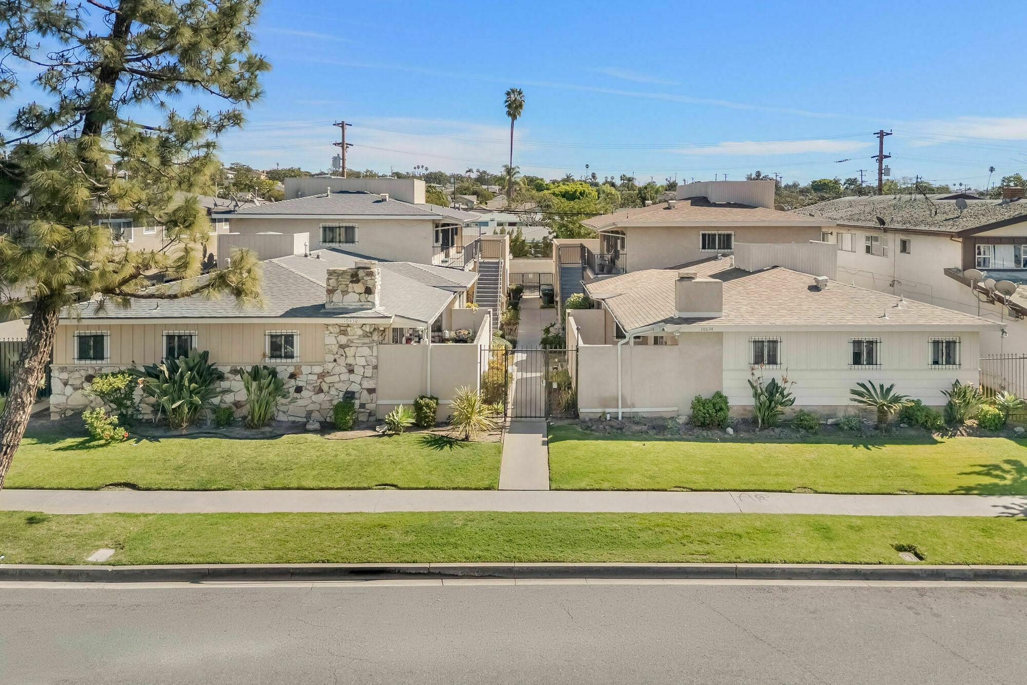 10634 Crenshaw Blvd thumbnail 2