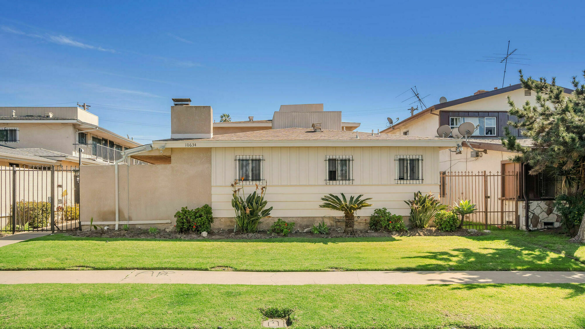 5-unit multifamily property at 10634 Crenshaw Blvd, Inglewood, CA