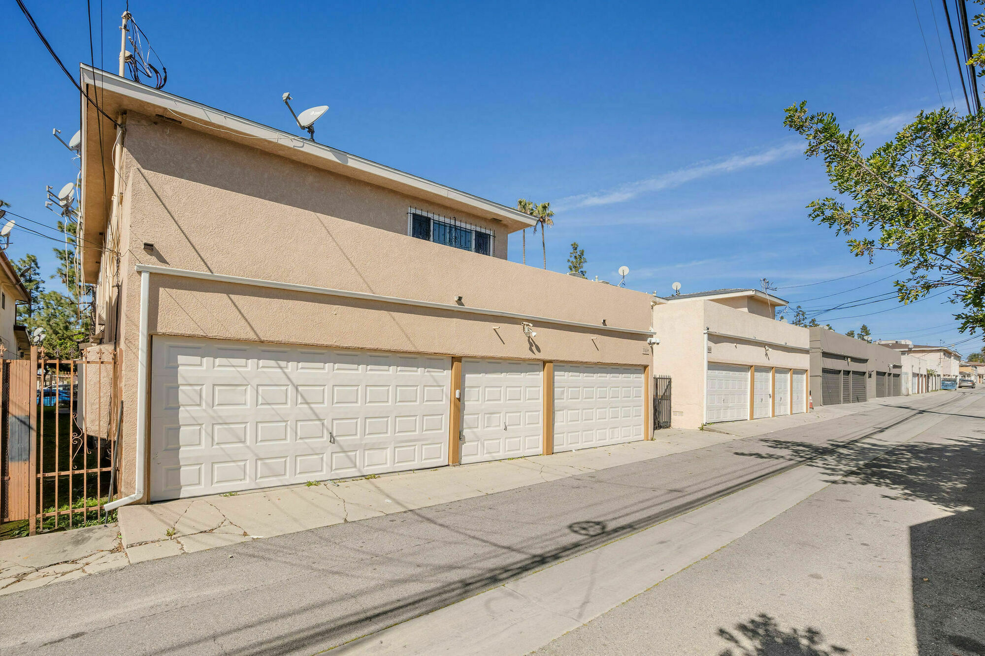 10634 Crenshaw Blvd thumbnail 14