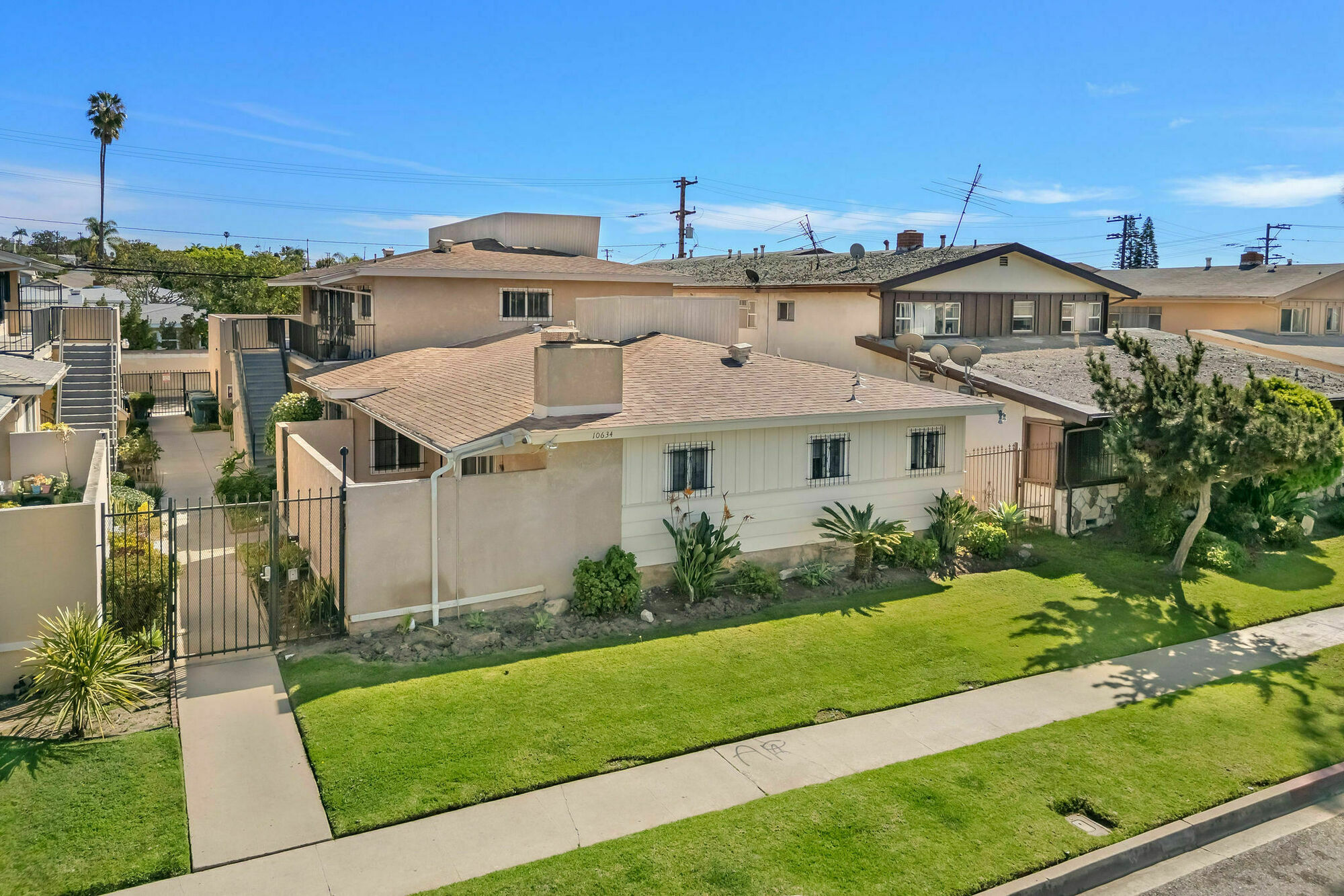 10634 Crenshaw Blvd thumbnail 15