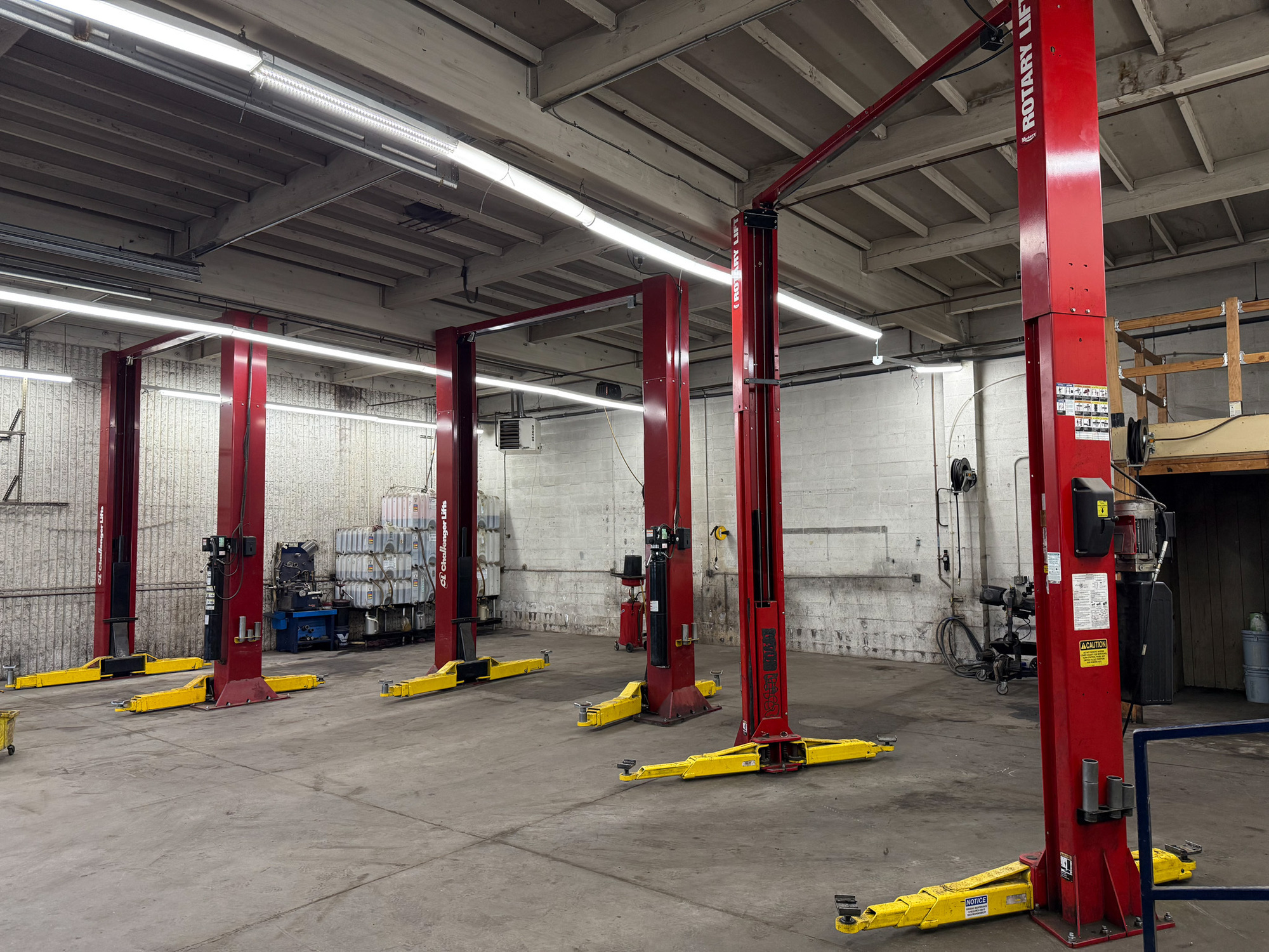 233 NE Columbia Blvd