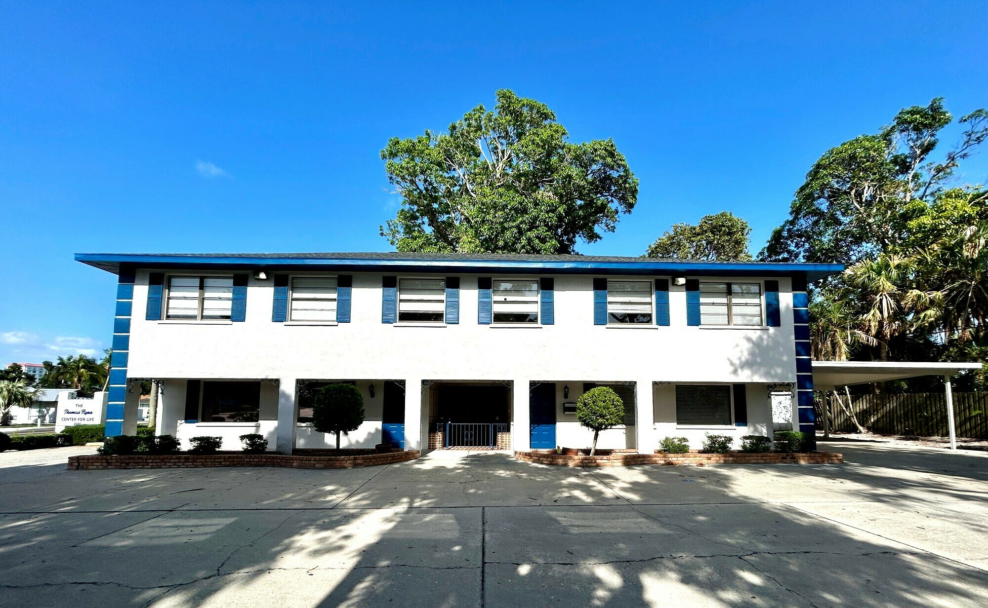 2027 Manatee Ave W, Bradenton, FL 34205