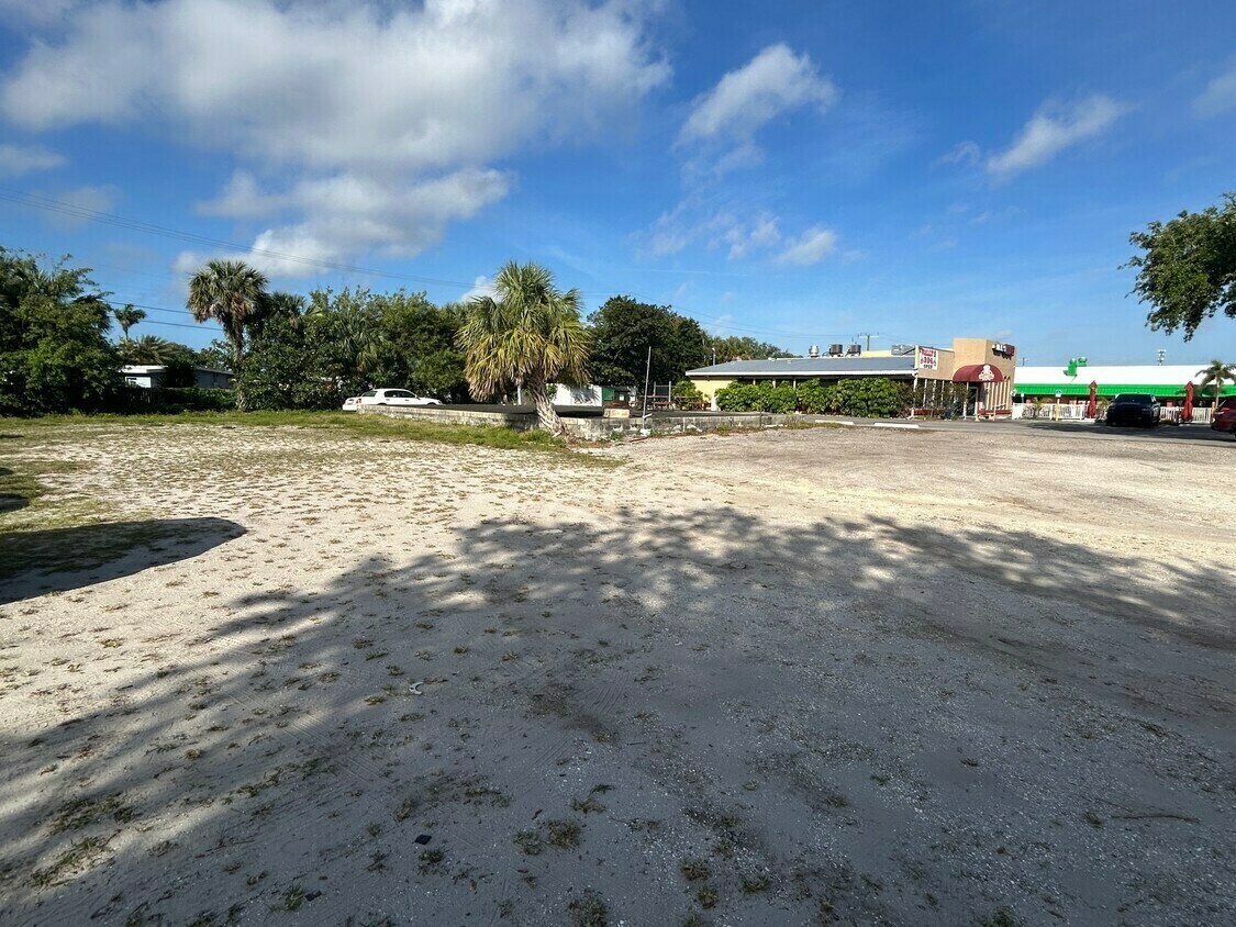 3601 Tamiami Trail - photo 12 of 15