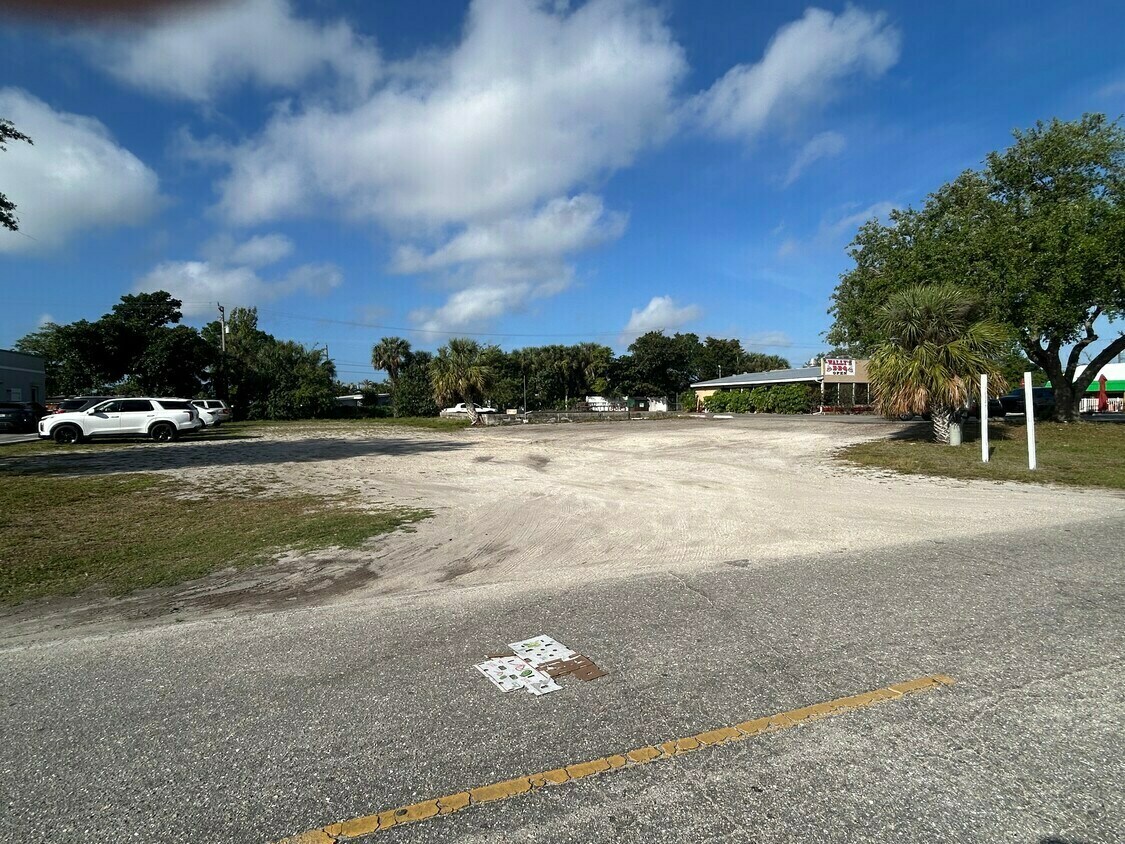 3601 Tamiami Trail - photo 13 of 15