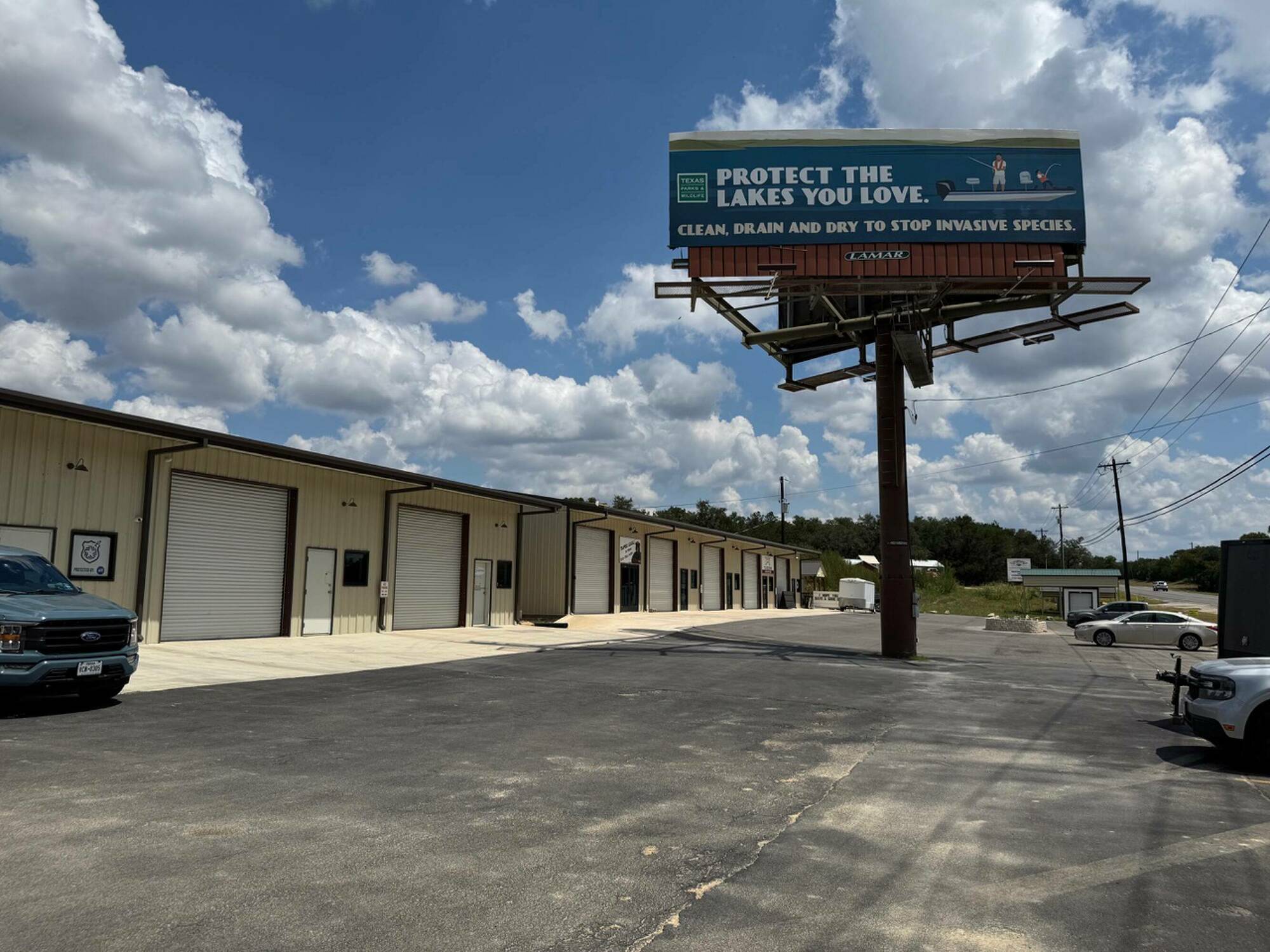 Flex/Warehouse Suites | 1,250–2,500 SF | 3-Phase Power | FM 306 | Spring Branch, TX