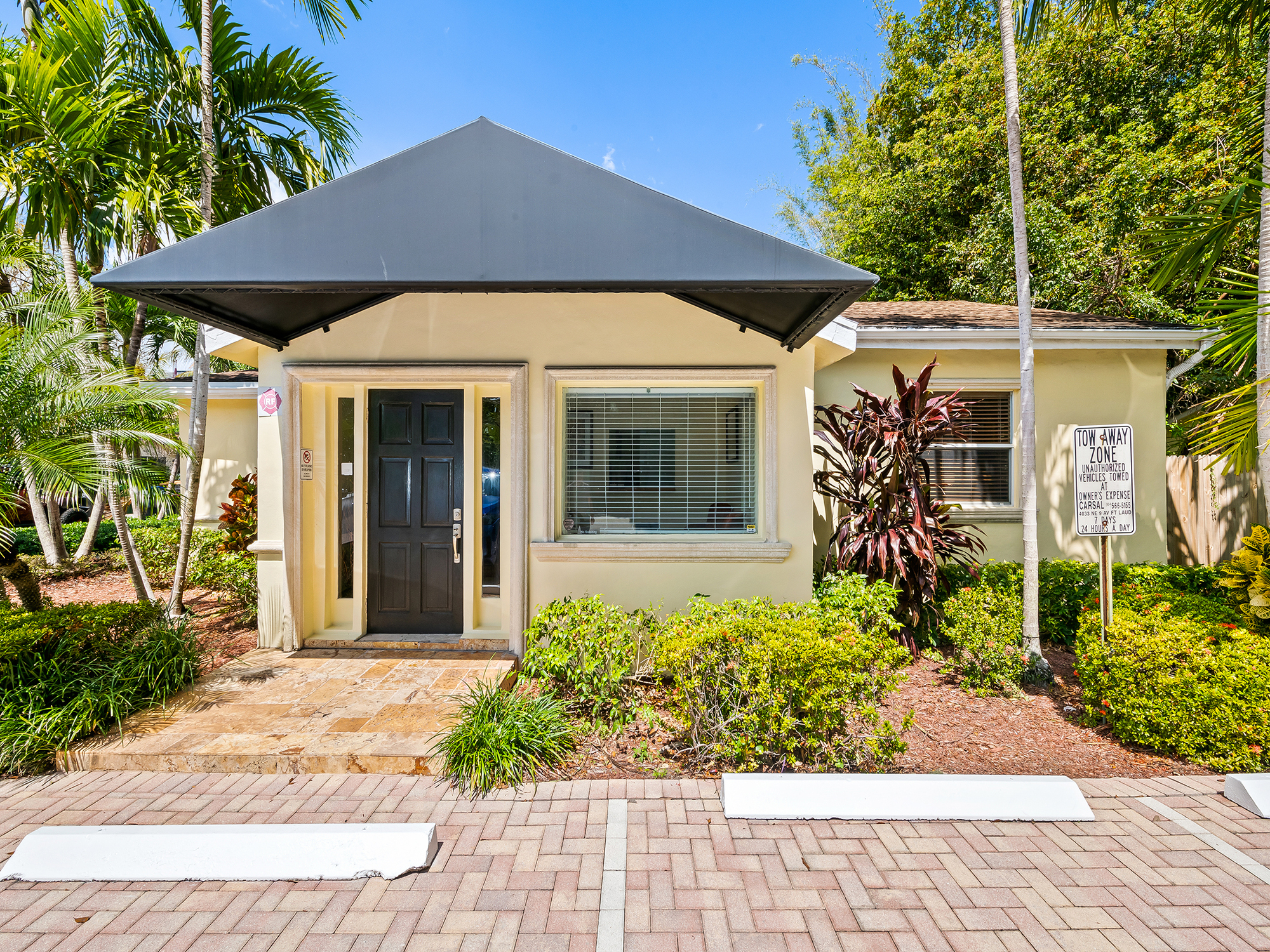 Freestanding Professional Building — photo 2