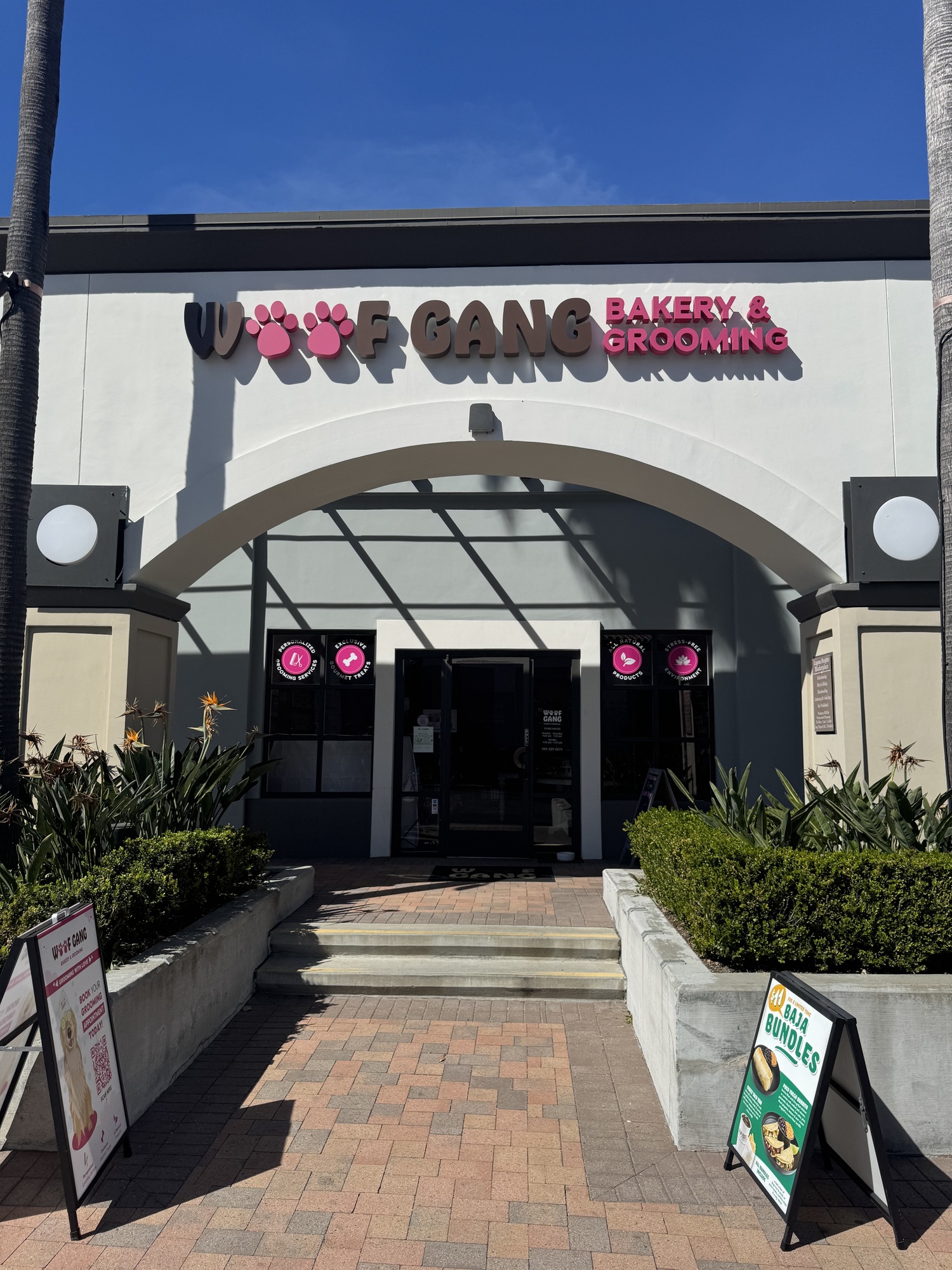 Turn Key Dog Grooming/Bakery Space