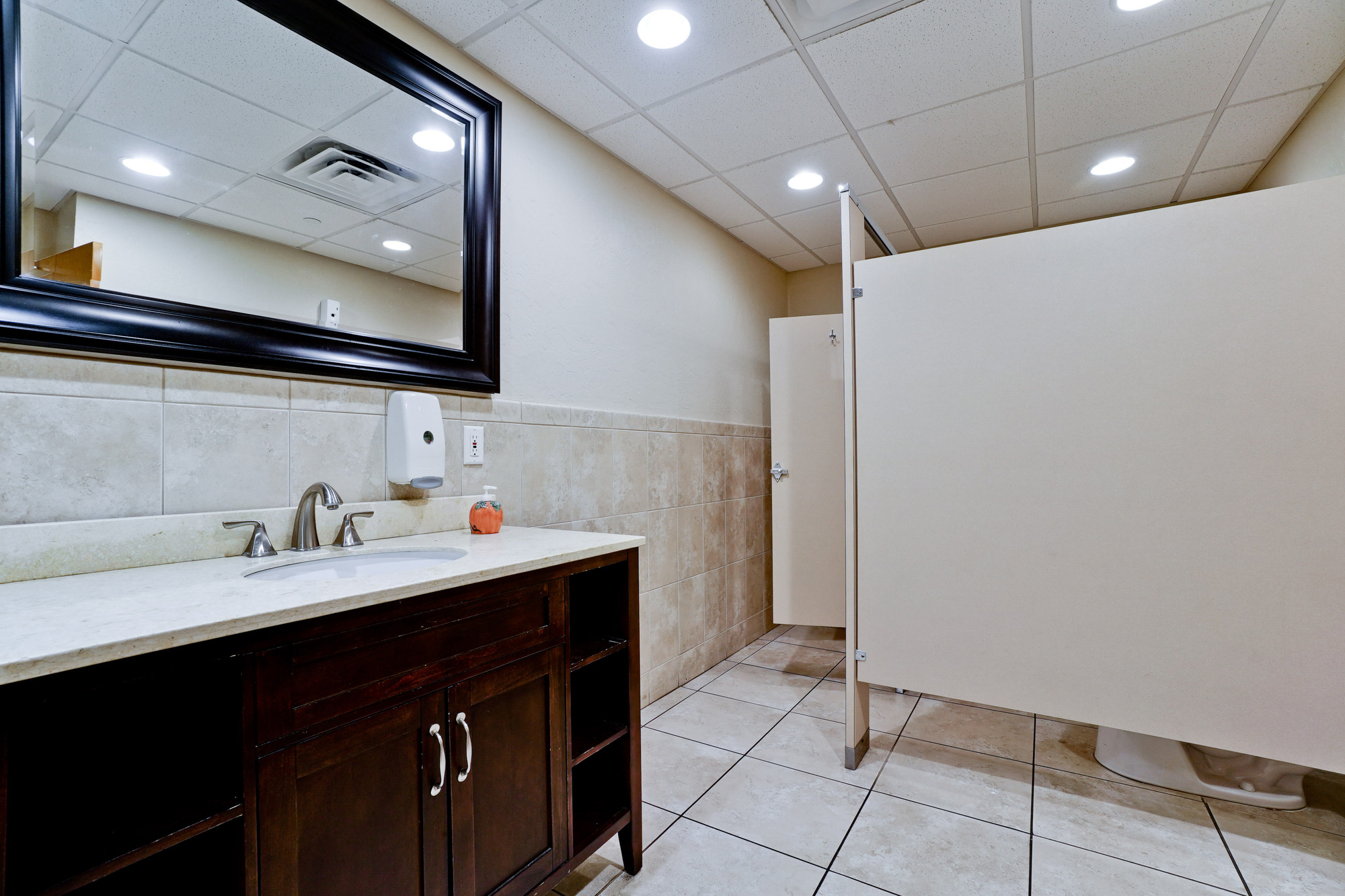 4880 Fruitville Rd - photo 36 of 76