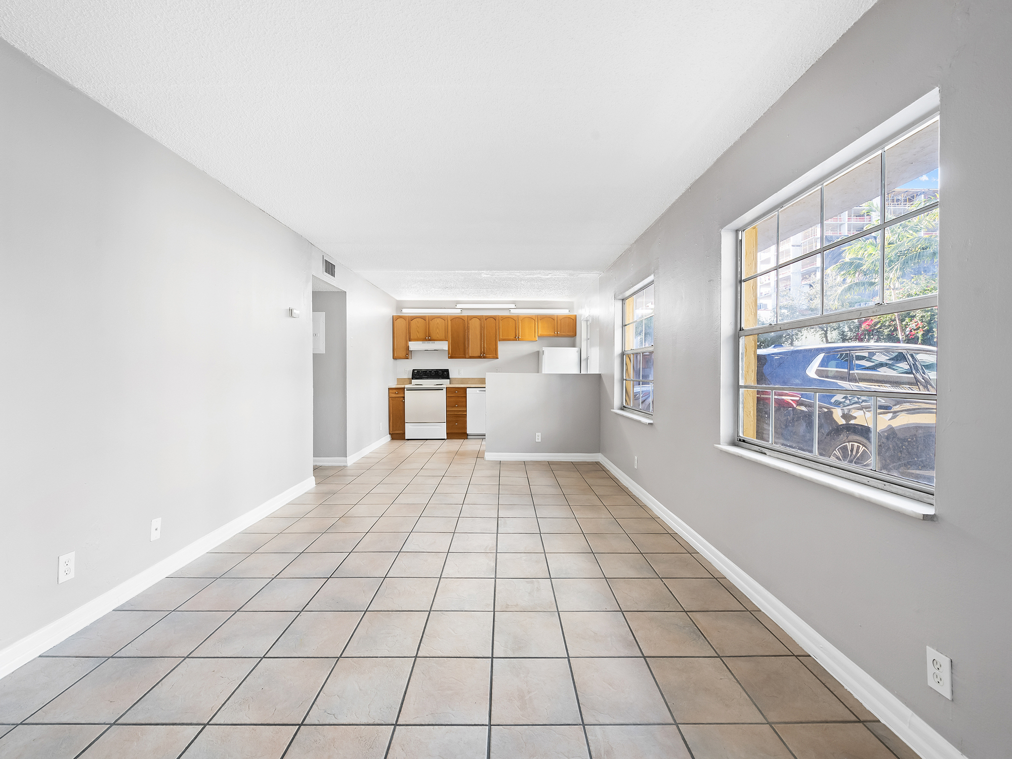 612 NE 2nd Ave — photo 9