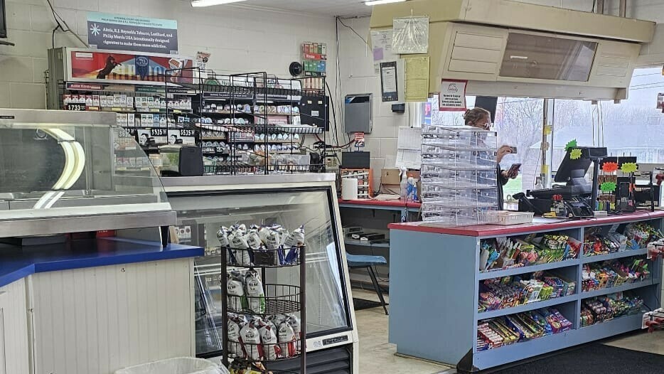 Gas Station | Hwy 60 Frontage | 0.98 AC | Canopy & Pumps In Place 3