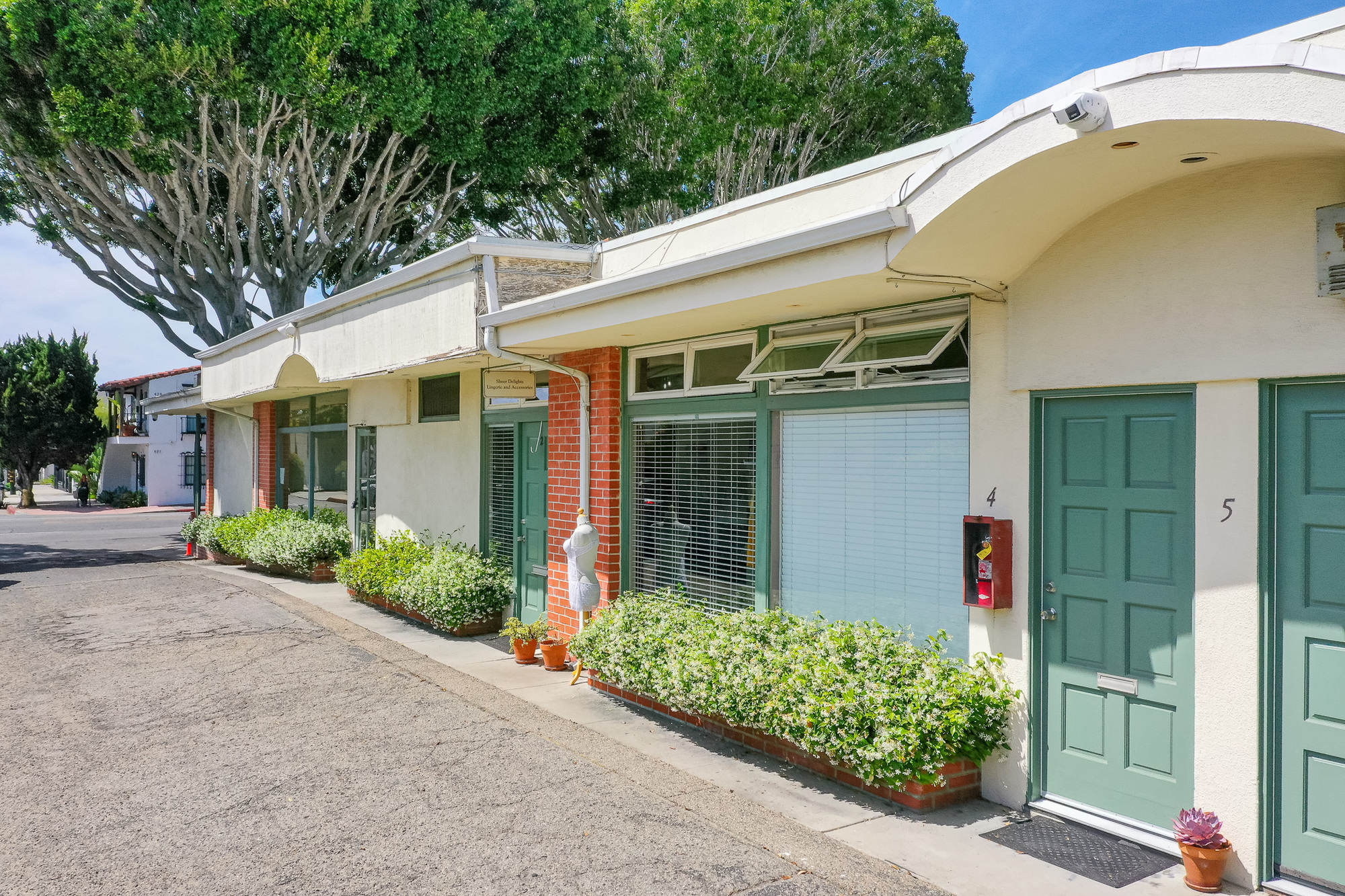 Retail in Santa Barbara 4