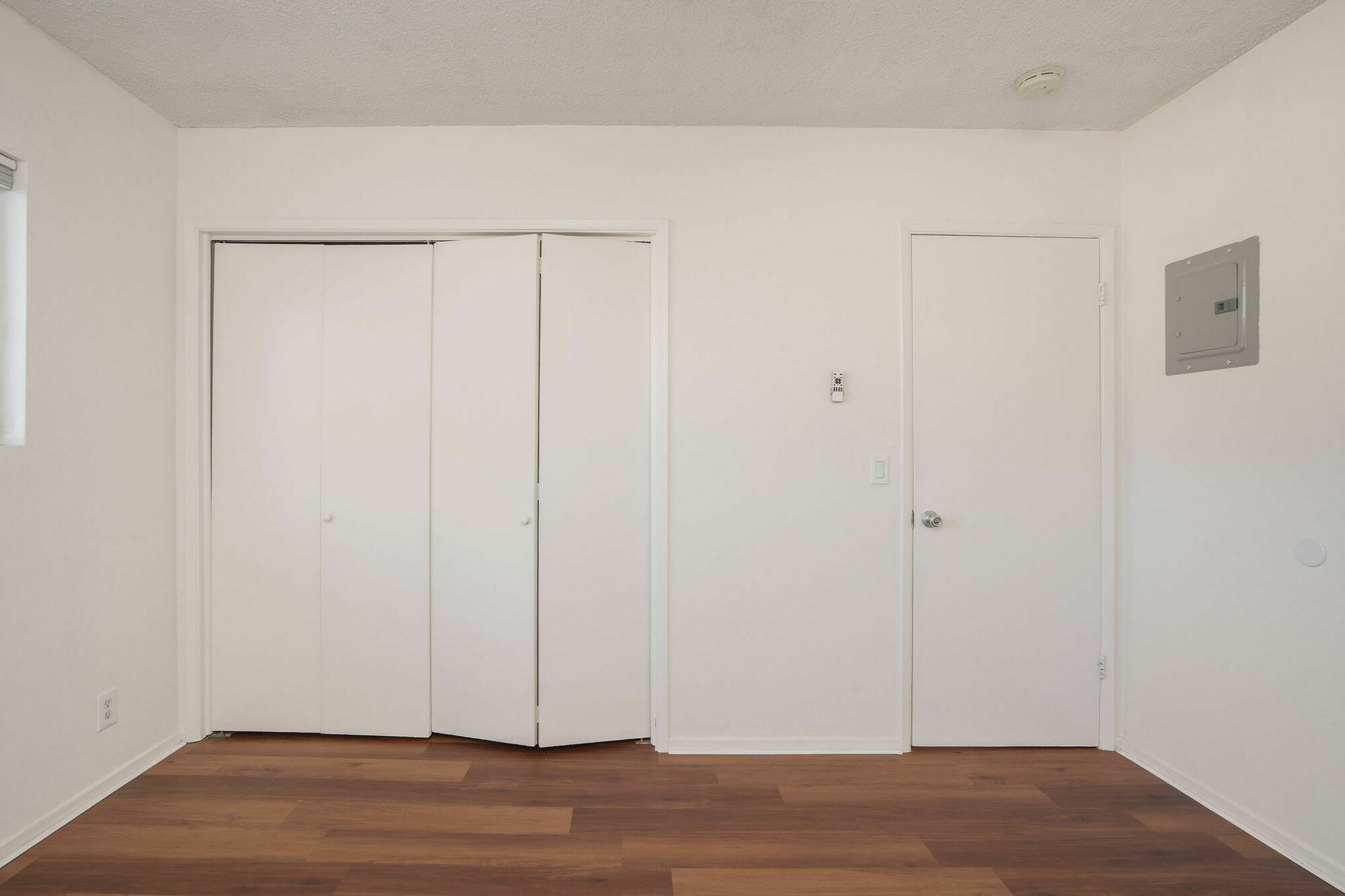 533 E Hyde Park Pl thumbnail 19