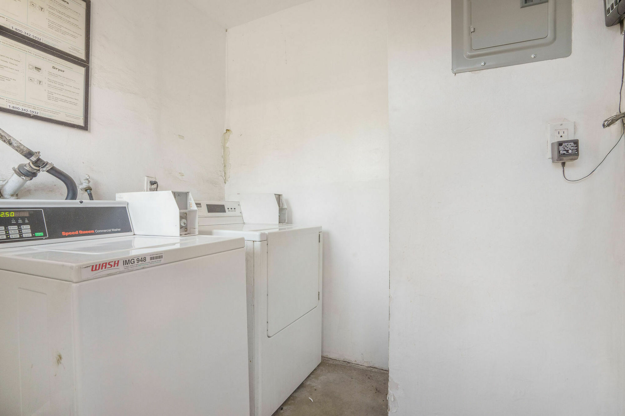 533 E Hyde Park Pl thumbnail 28