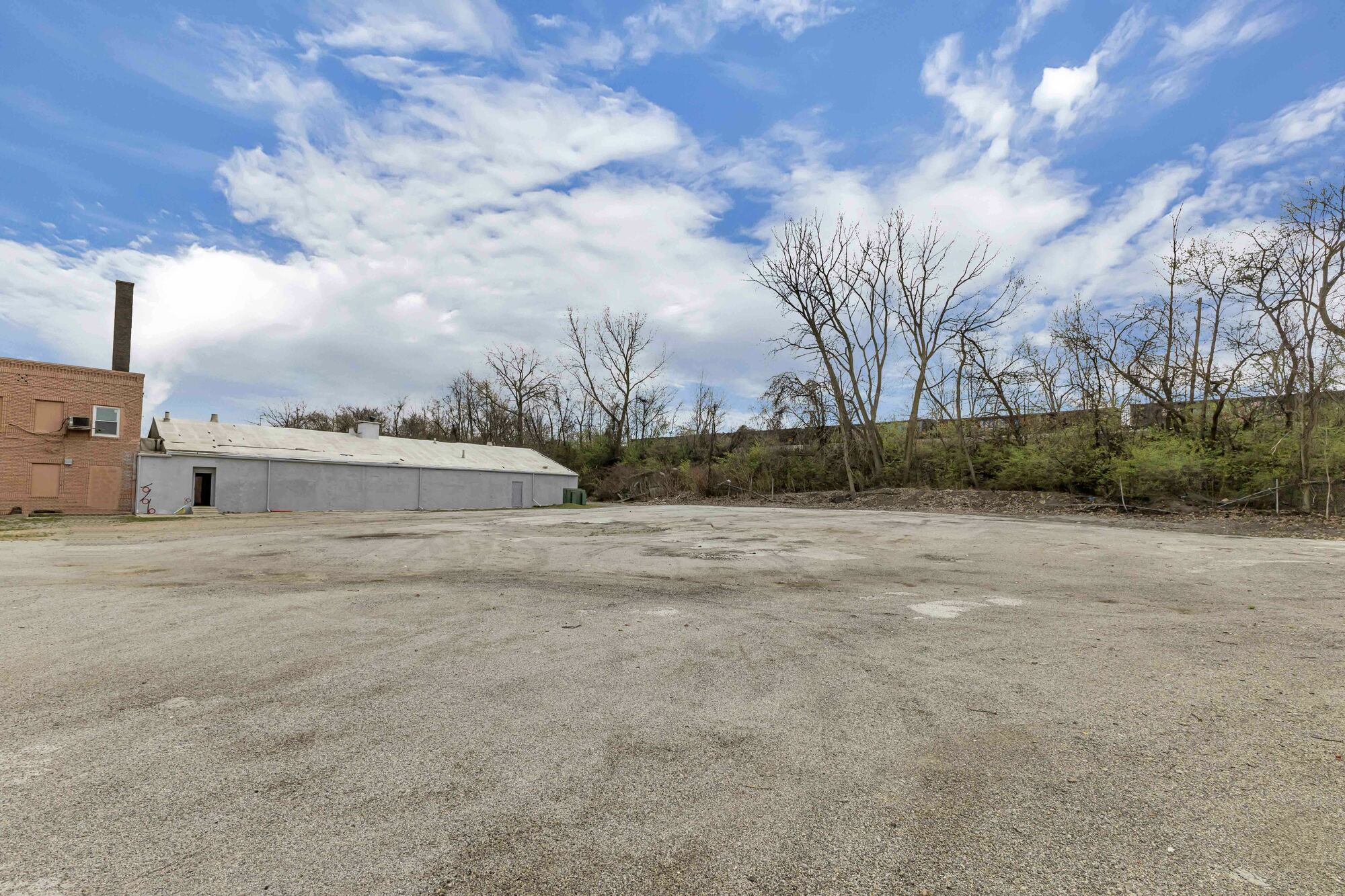 16,253 SF Industrial Building // 0.55 Acres // Available For Sale or Lease 3
