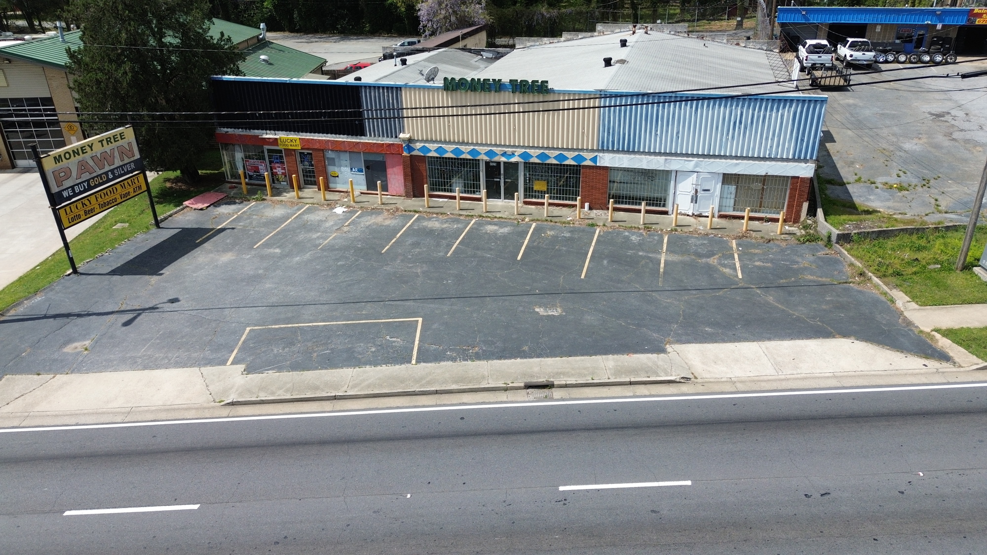 Forest Park Multi-Tenant Retail - 25,000 VPD 4