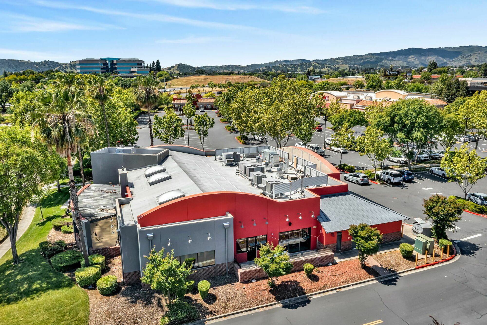 200 Nut Tree Parkway 3