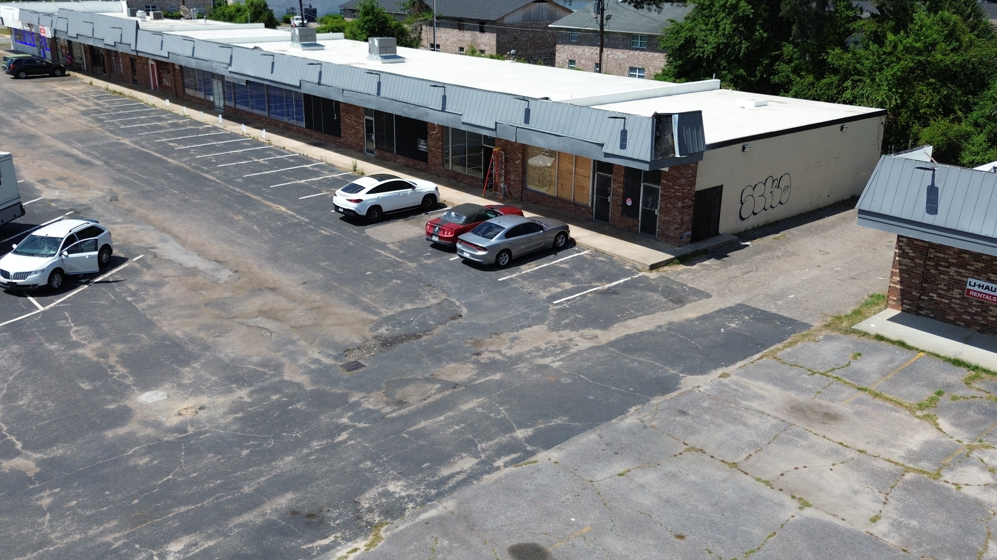 Williamsburg Plaza 4