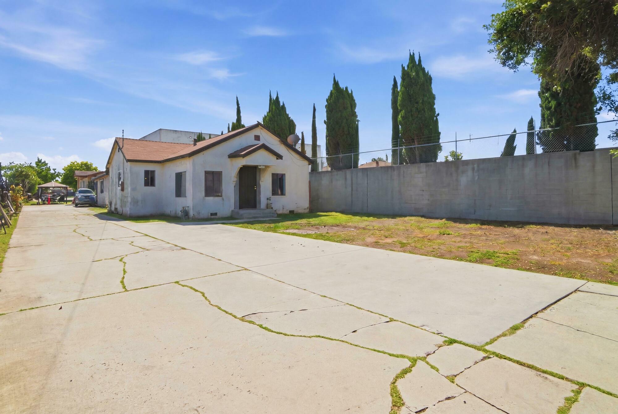 958 W 222nd St thumbnail 12