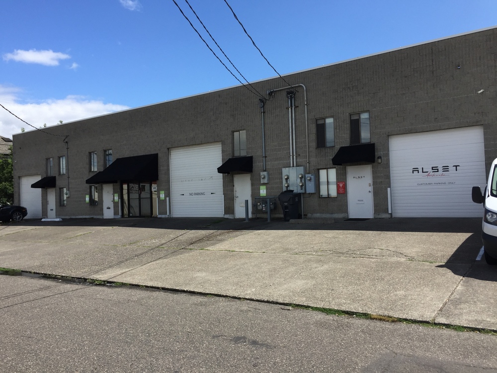 Close-In SE Warehouse