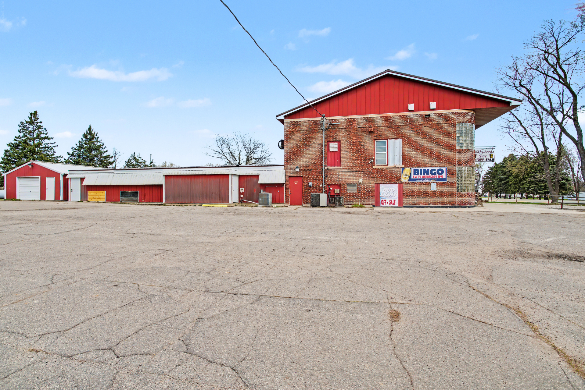 Backwoods Bar | New Auburn, MN