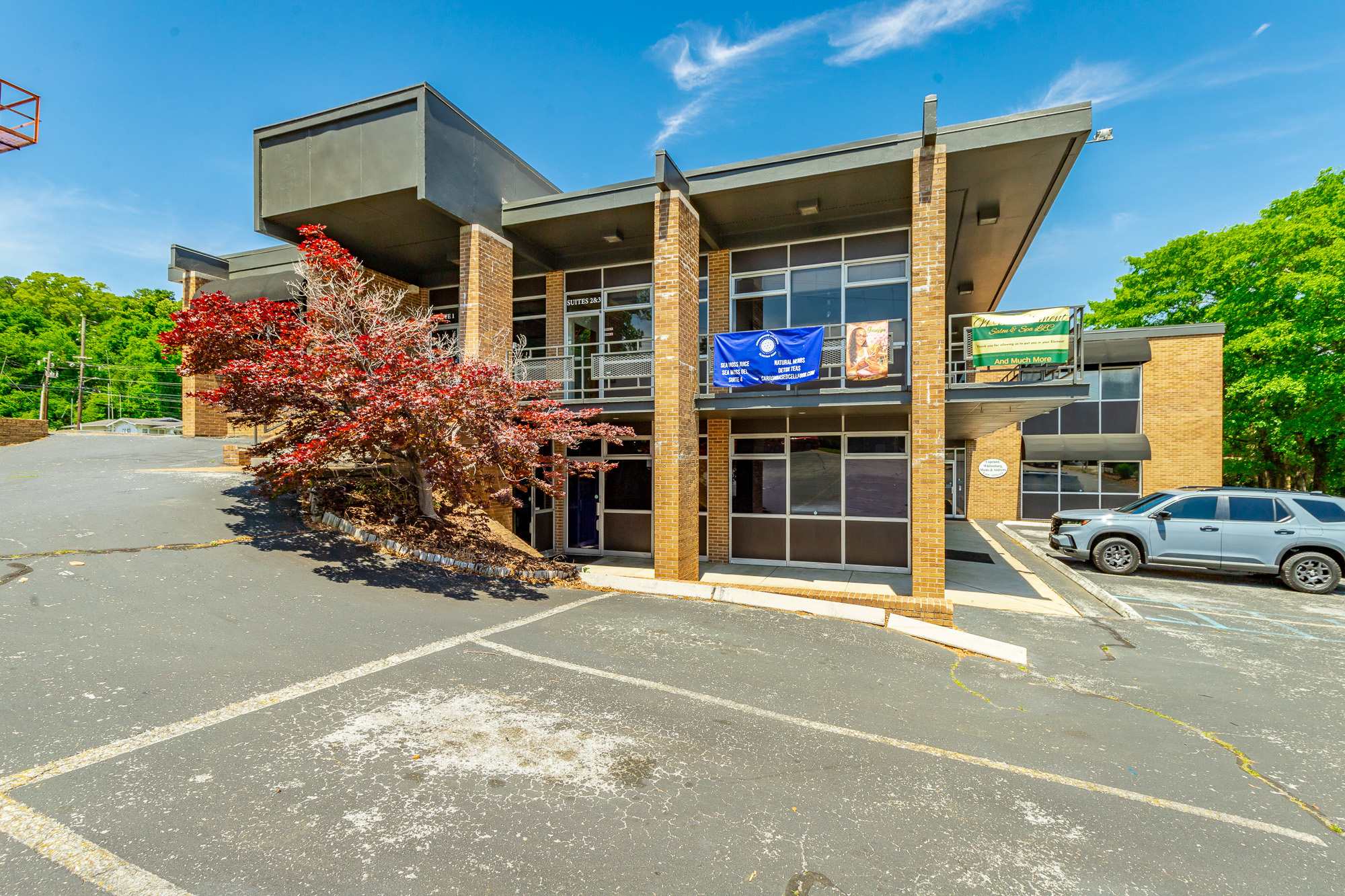 Gross Lease for Office Suites at 3505 Brainerd Rd