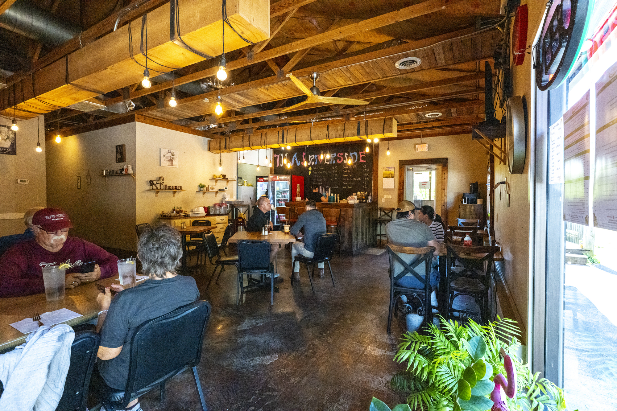 Move-In Ready Riverfront Hospitality, Retail & Entertainment Opportunity 3