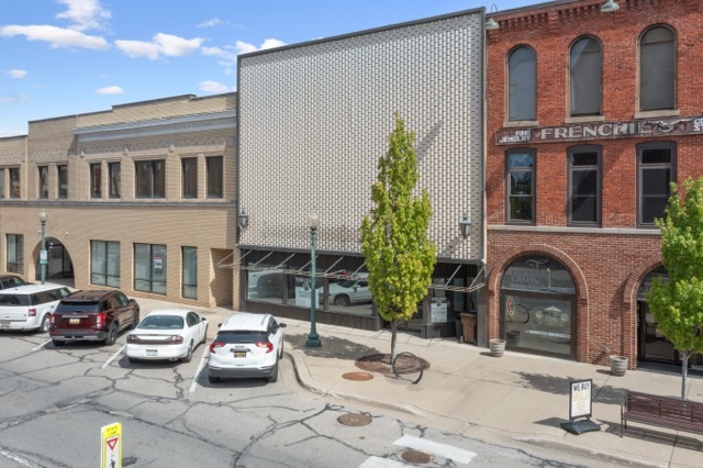 11 East Front Street