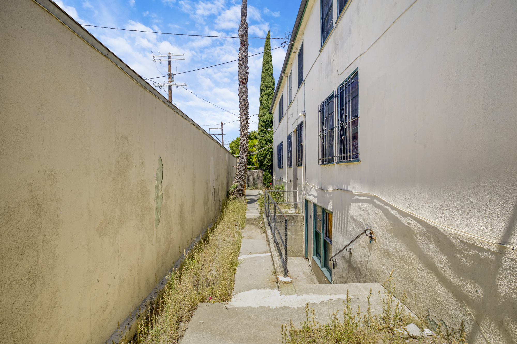 1215 S Fairfax Ave thumbnail 13