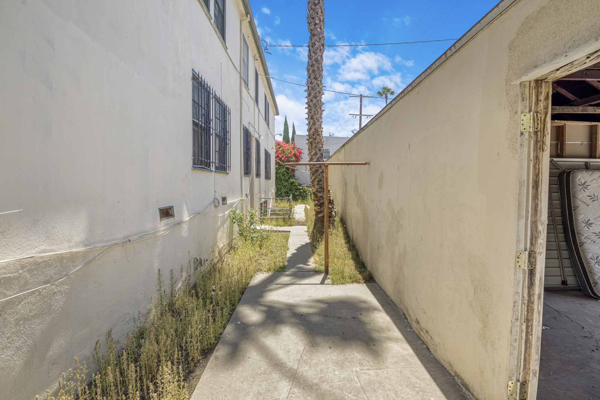 1215 S Fairfax Ave thumbnail 14