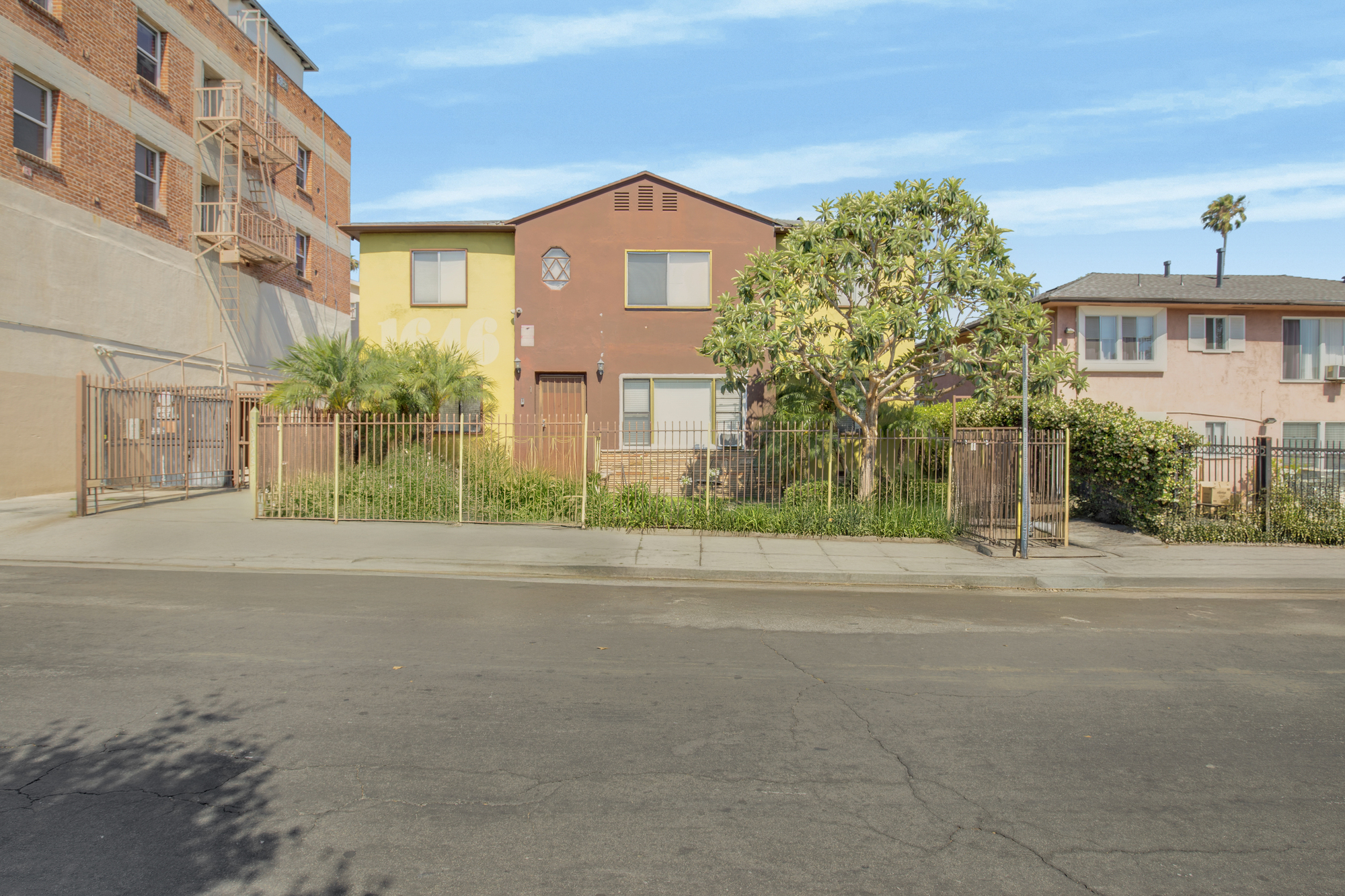 1646 N Harvard Blvd thumbnail 2
