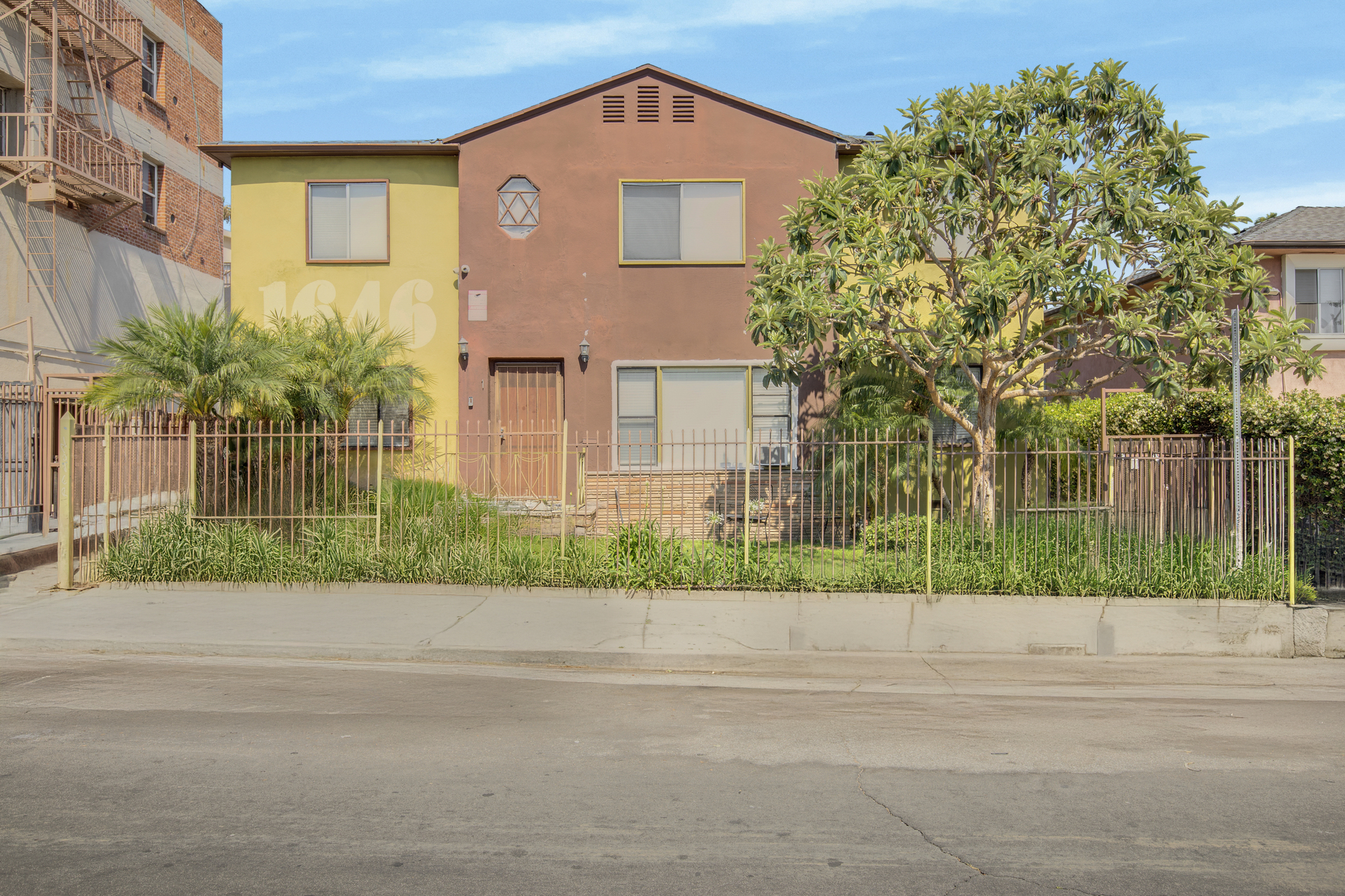 1646 N Harvard Blvd thumbnail 3