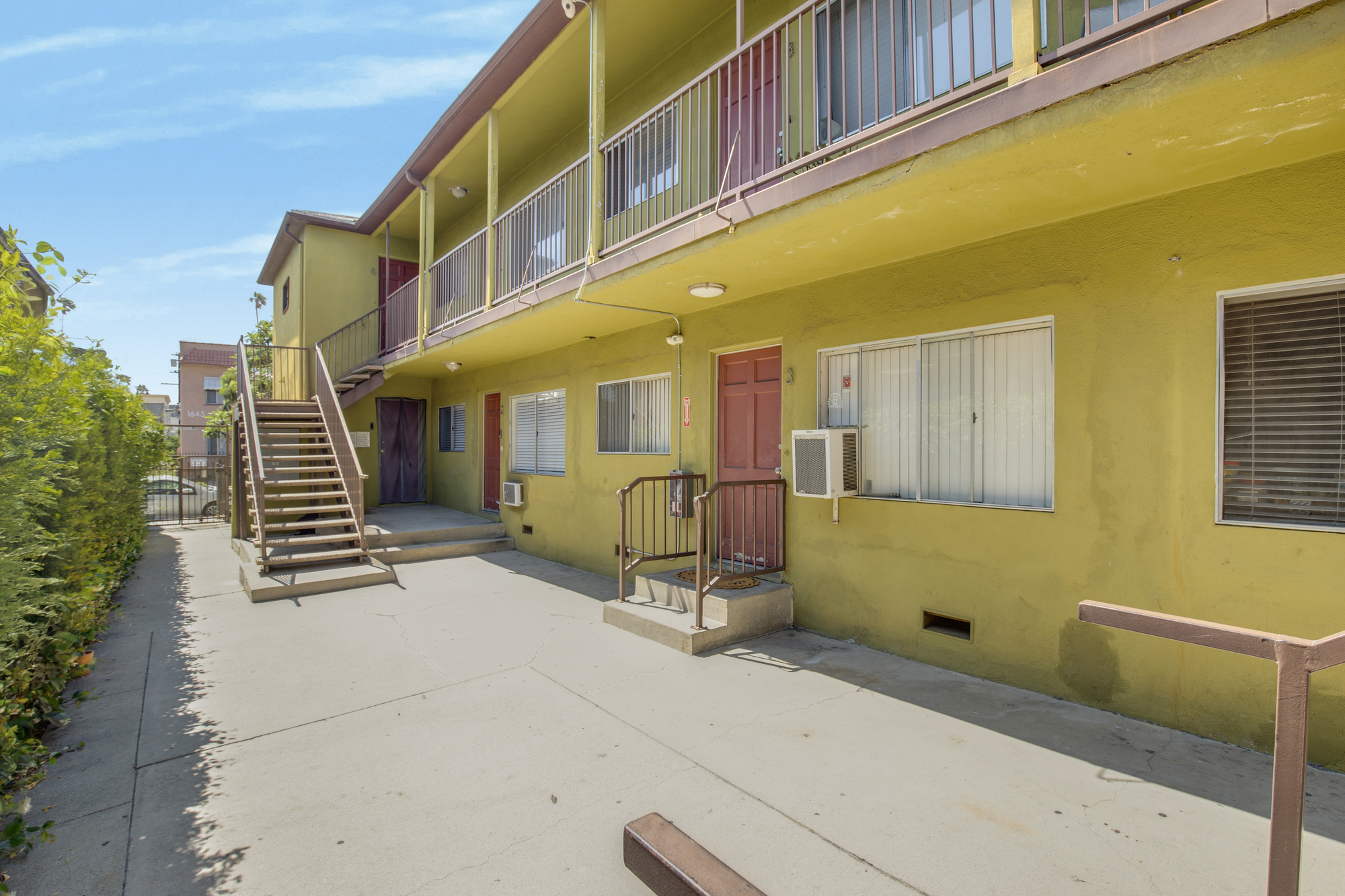 1646 N Harvard Blvd thumbnail 6