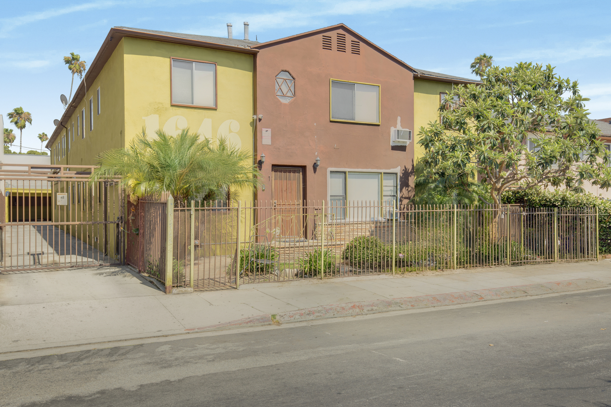 1646 N Harvard Blvd thumbnail 7