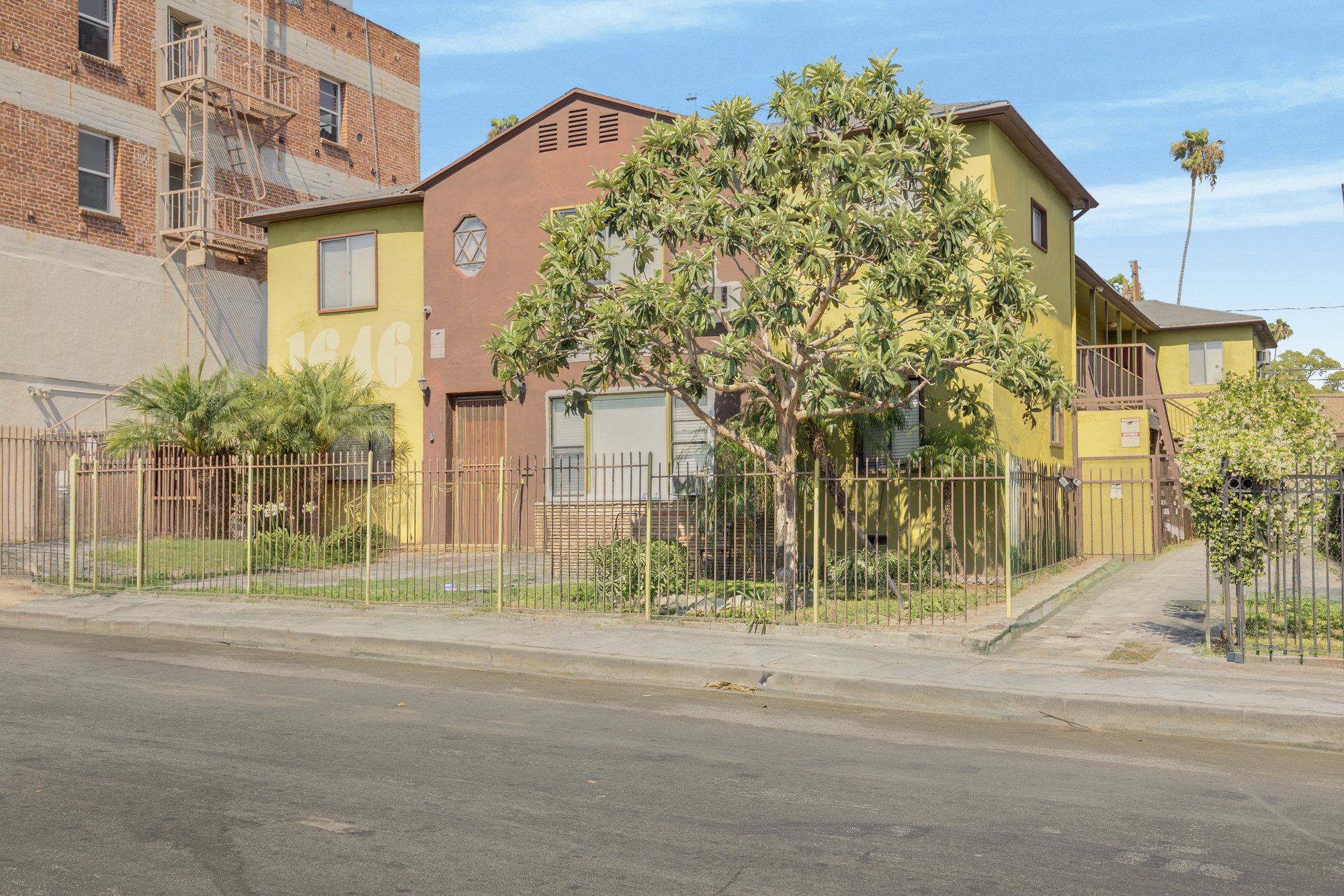 1646 N Harvard Blvd thumbnail 8